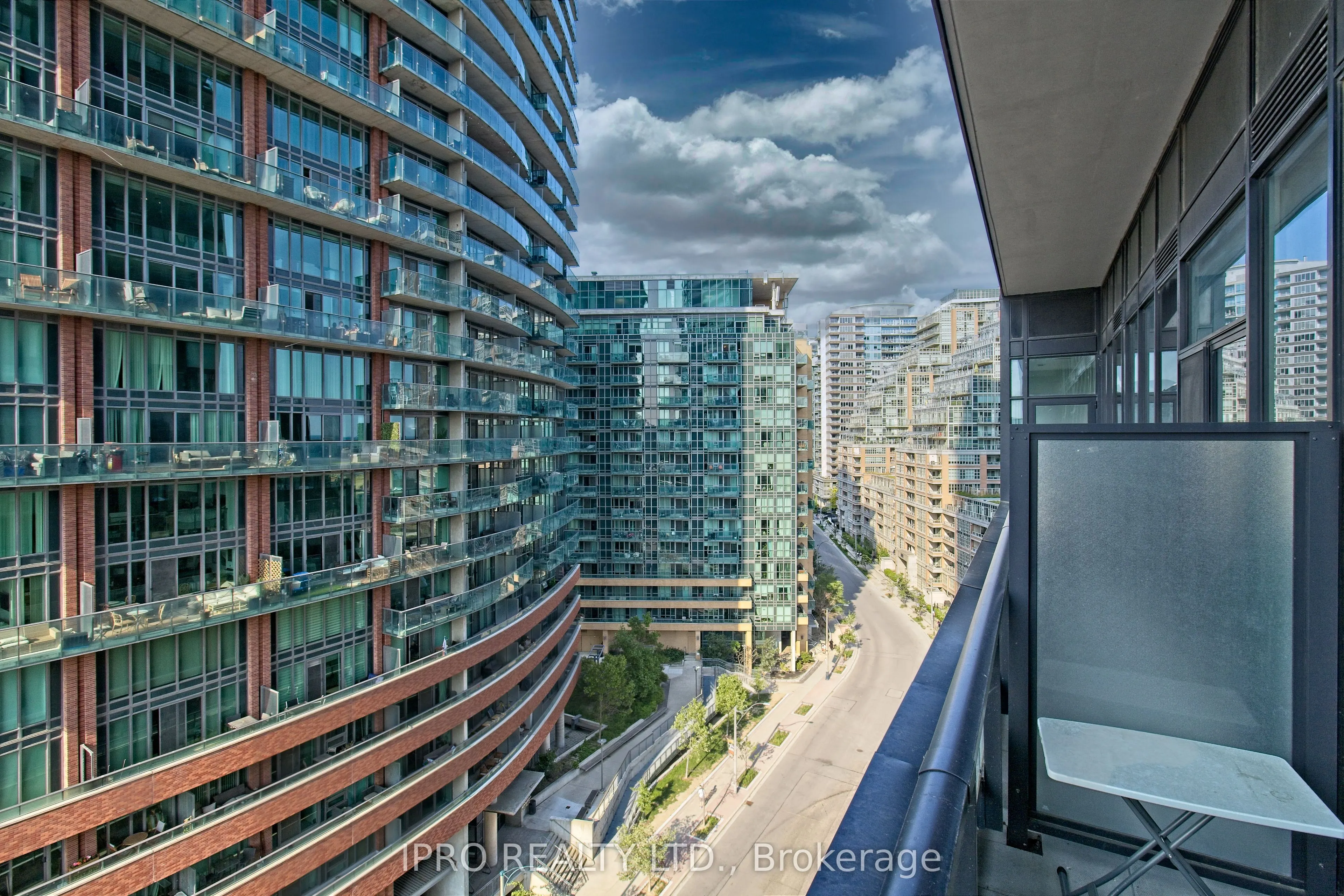 135 East Liberty Street, #806