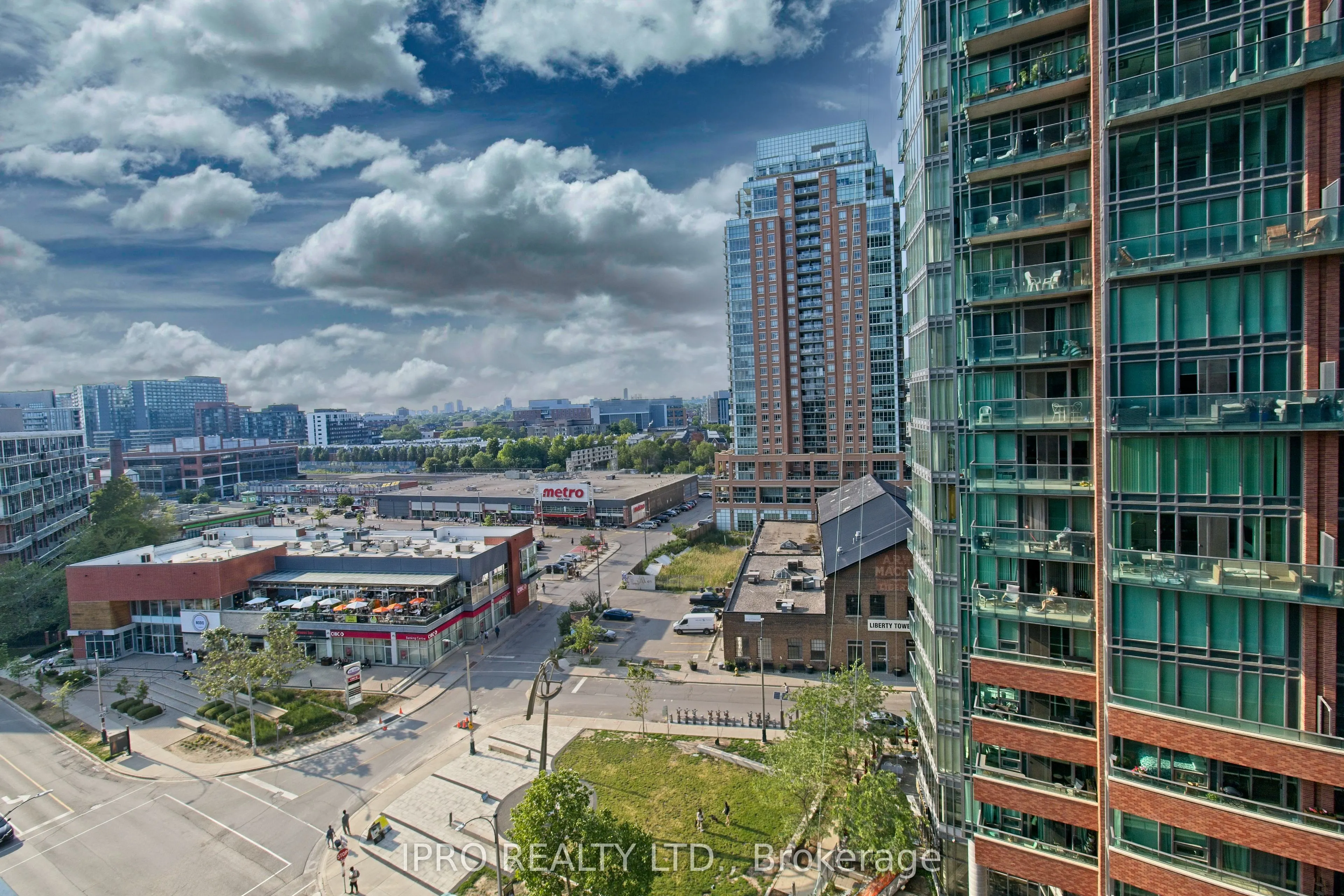 135 East Liberty Street, #806