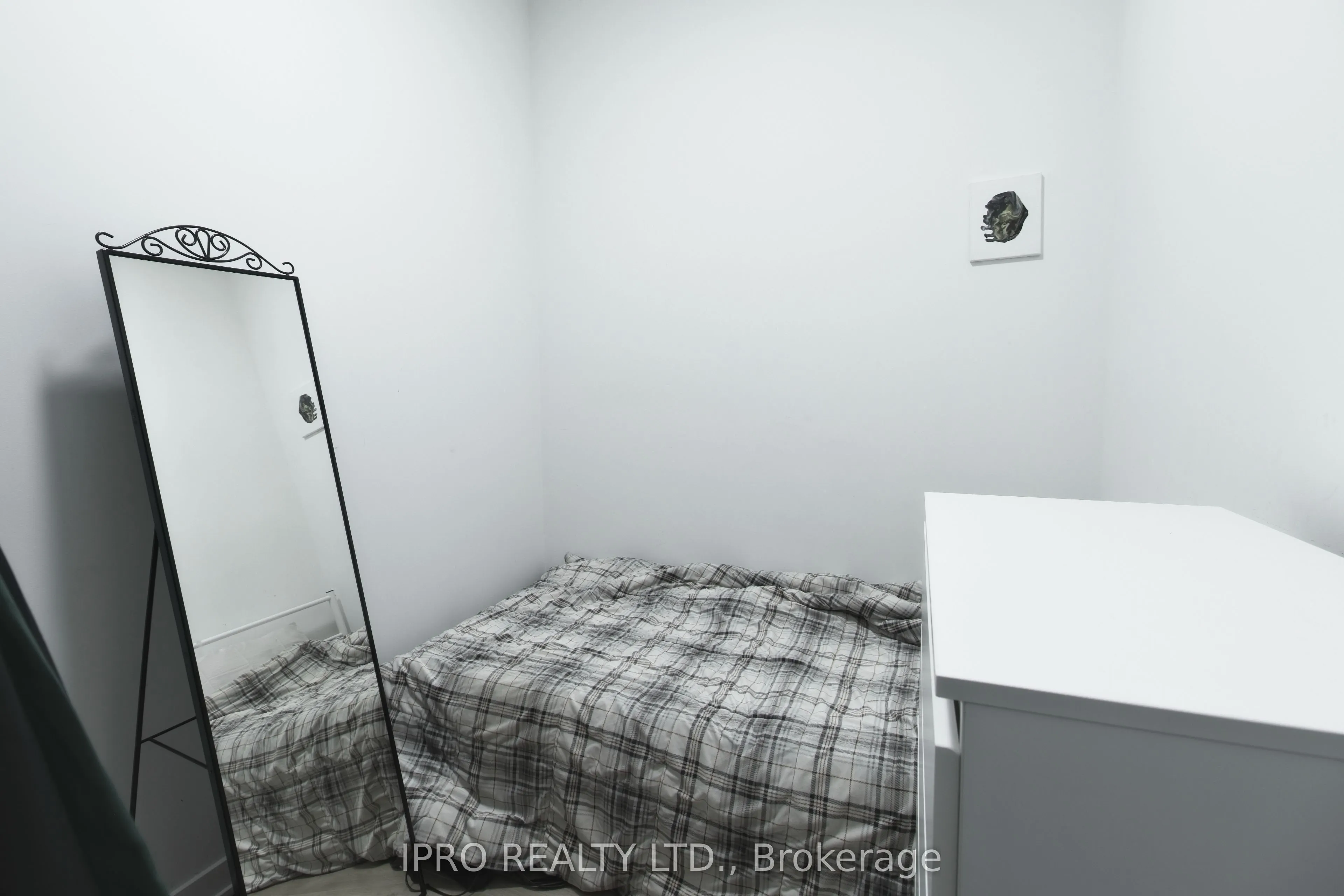 135 East Liberty Street, #806