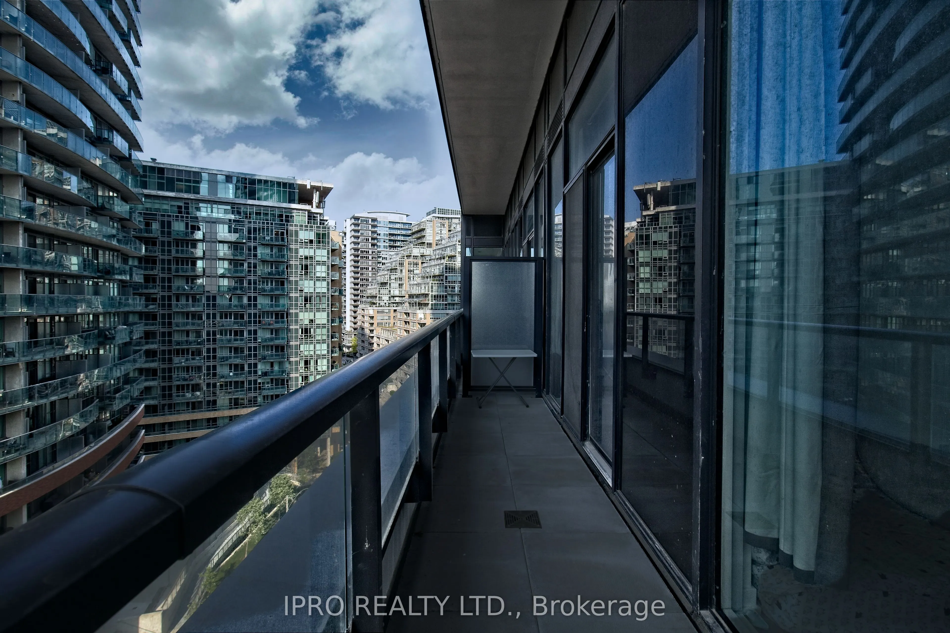 135 East Liberty Street, #806