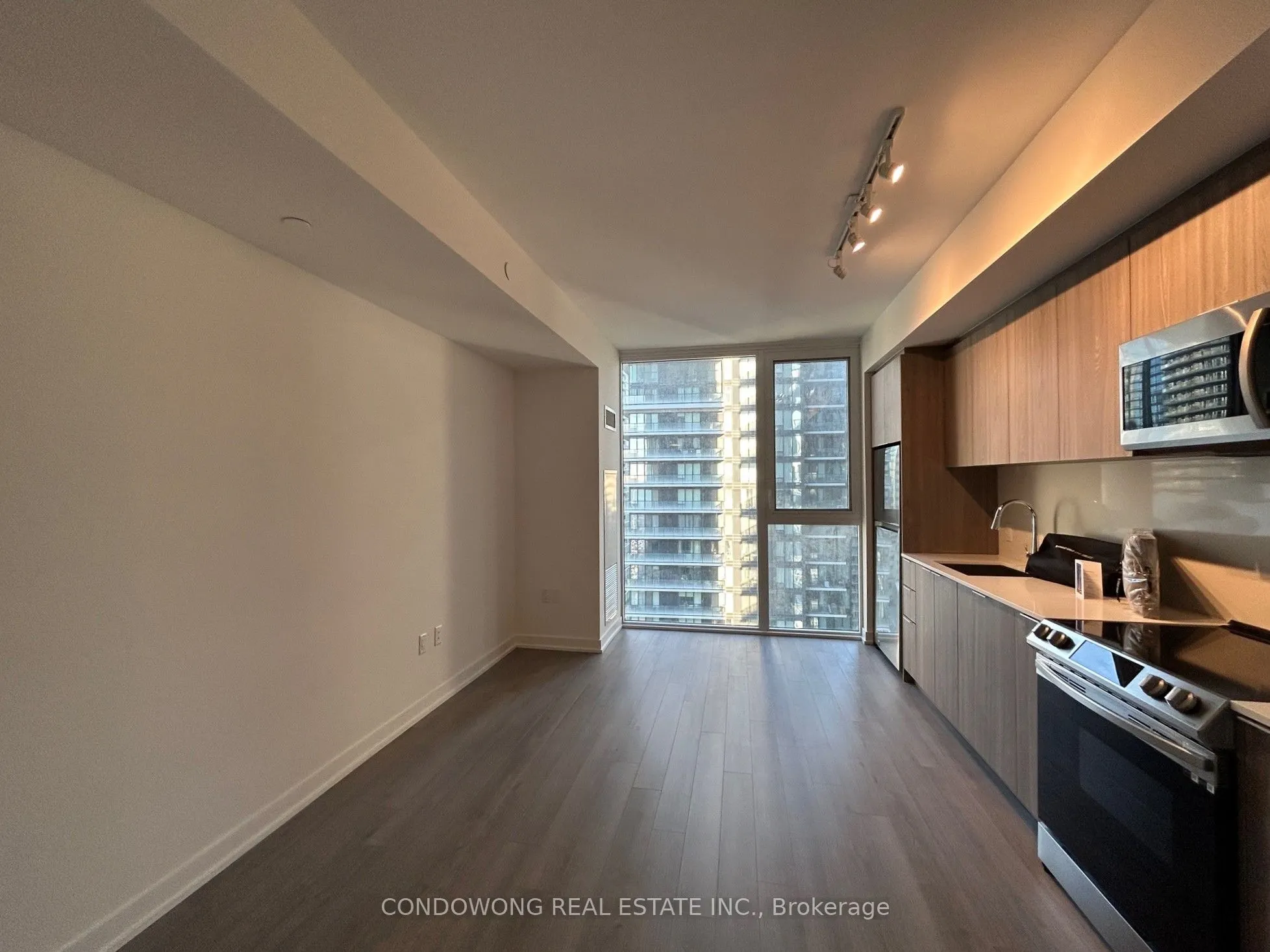 357 King Street W, #2205
