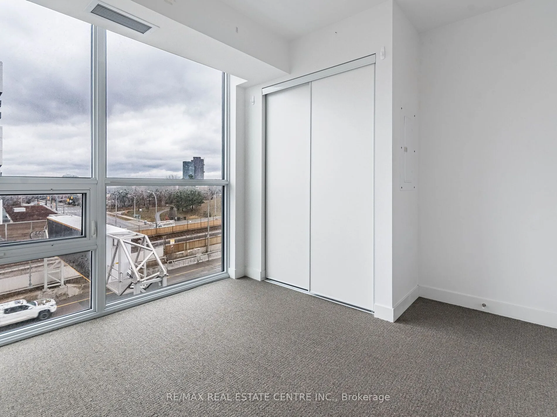 120 Varna Drive, #605