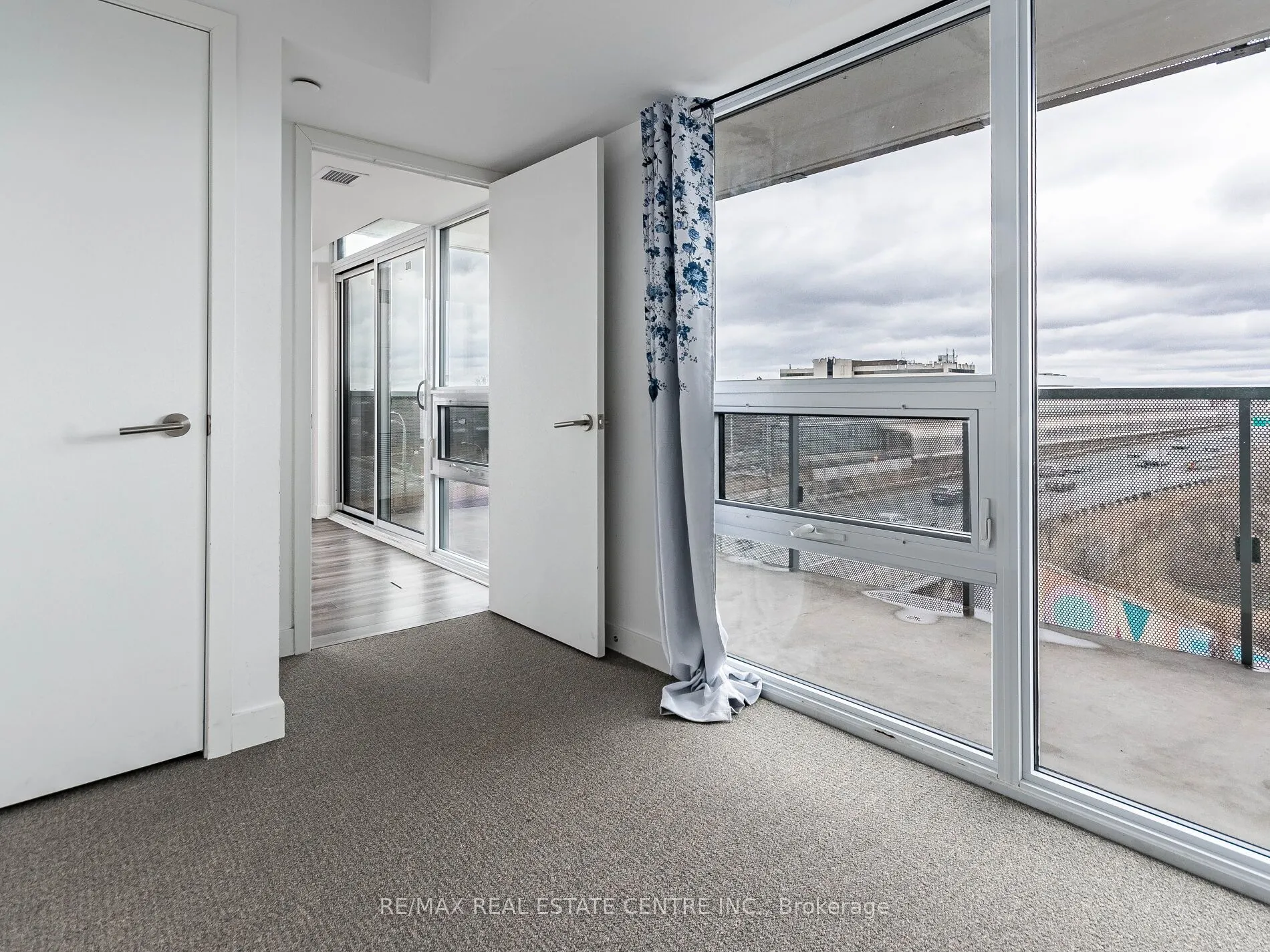 120 Varna Drive, #605