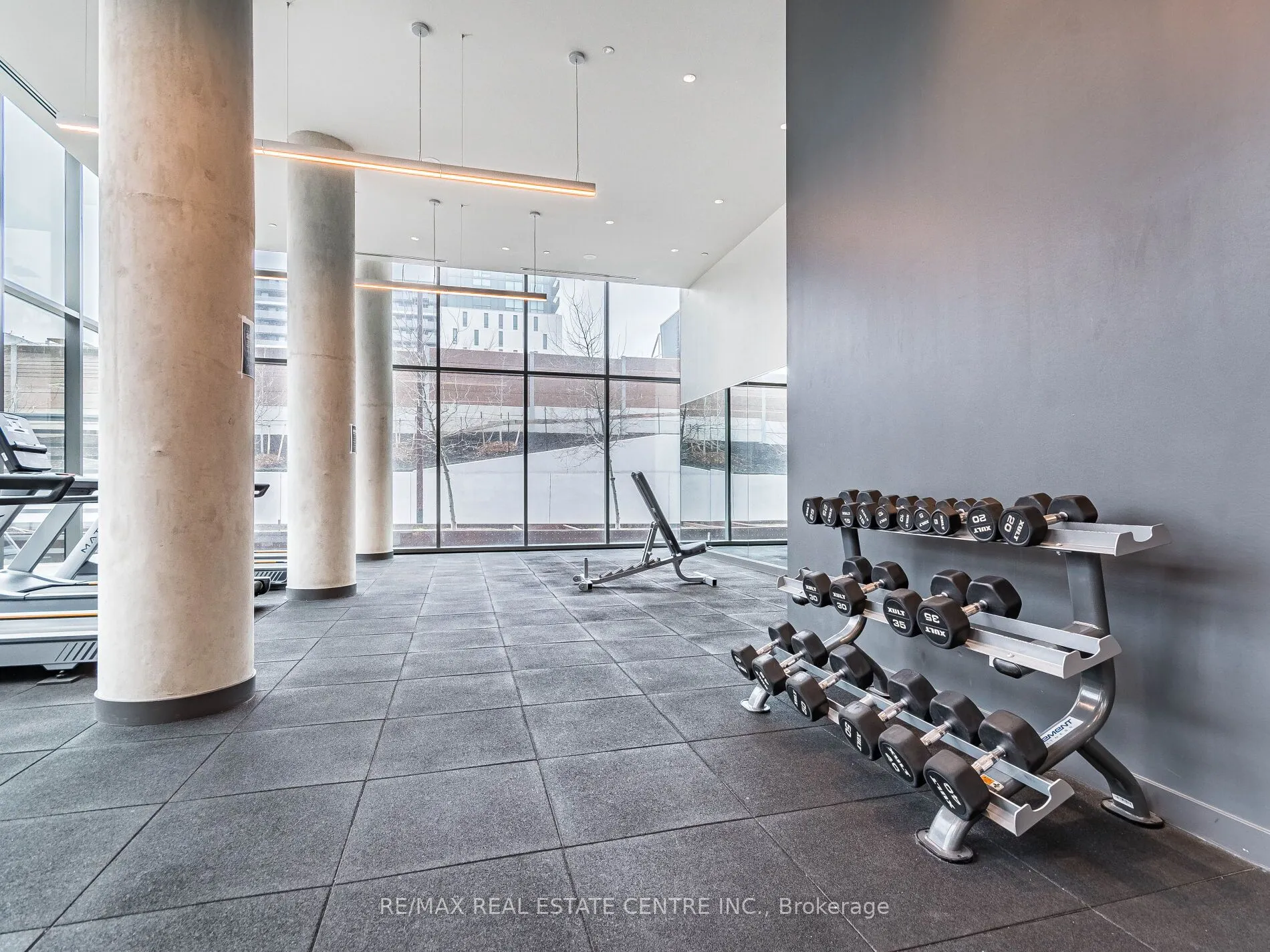 120 Varna Drive, #605