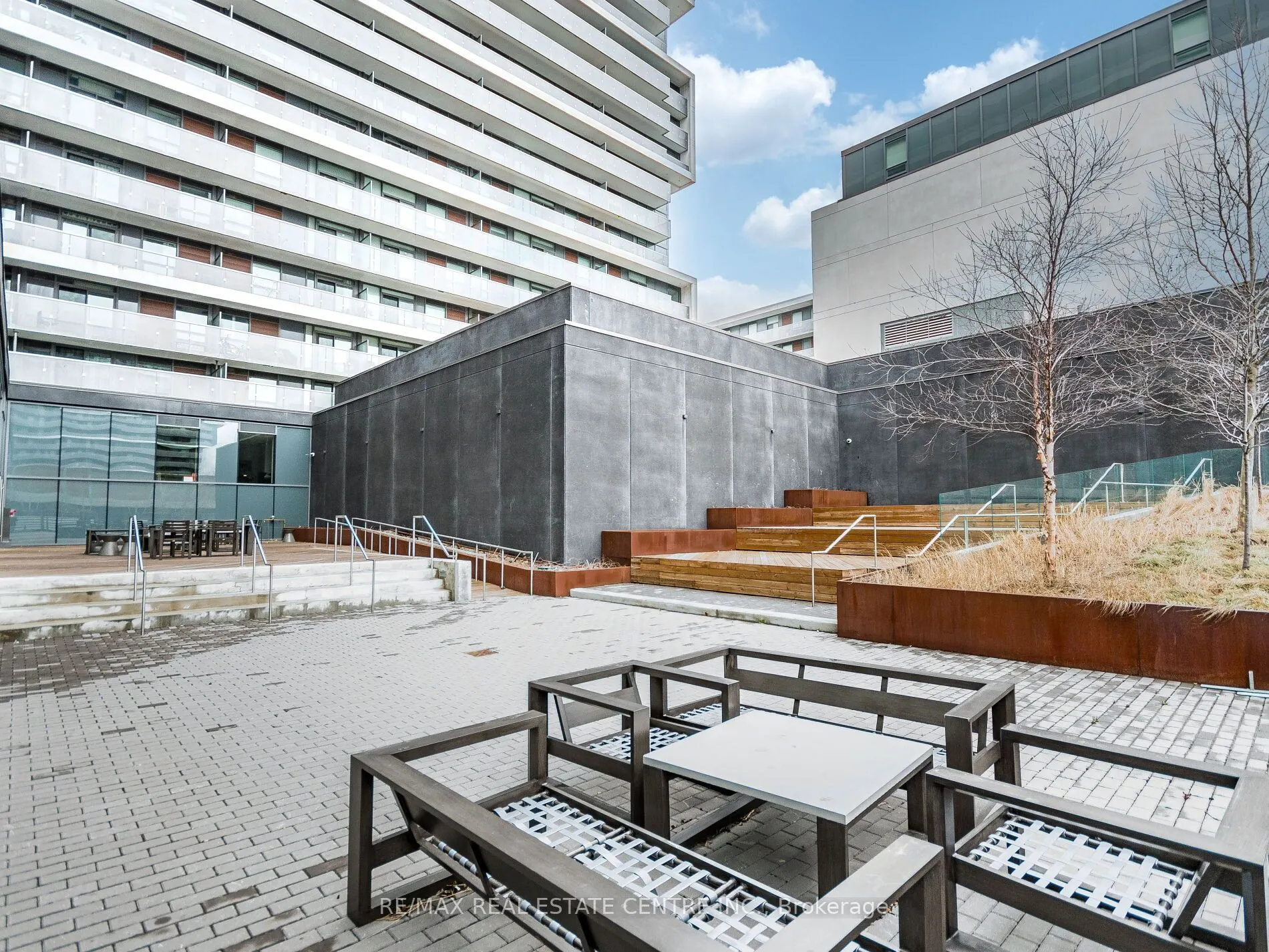 120 Varna Drive, #605