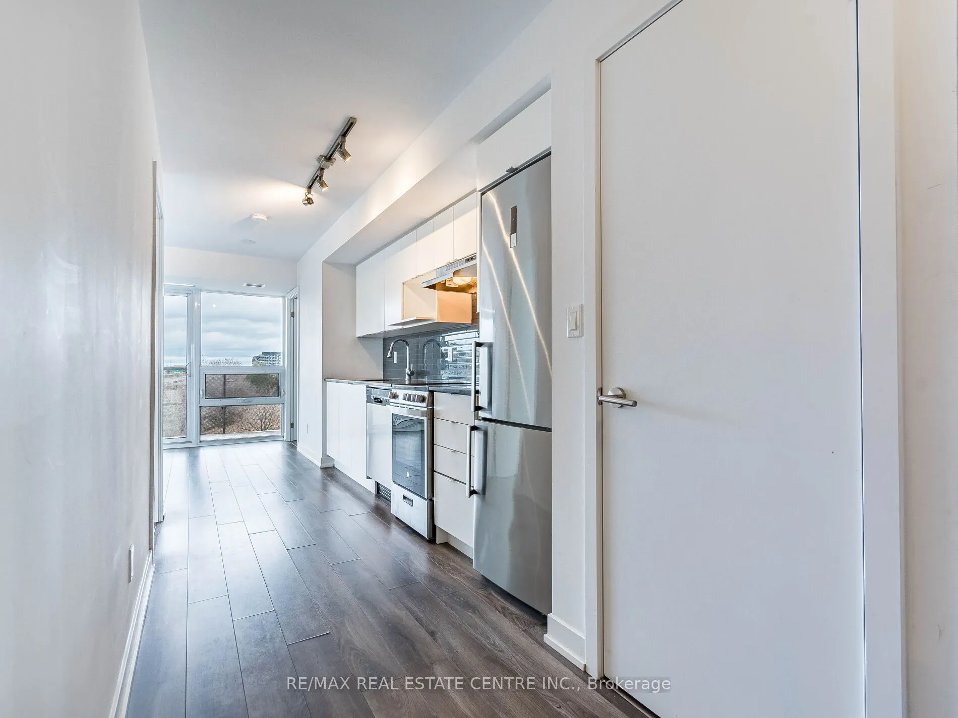 120 Varna Drive, #605