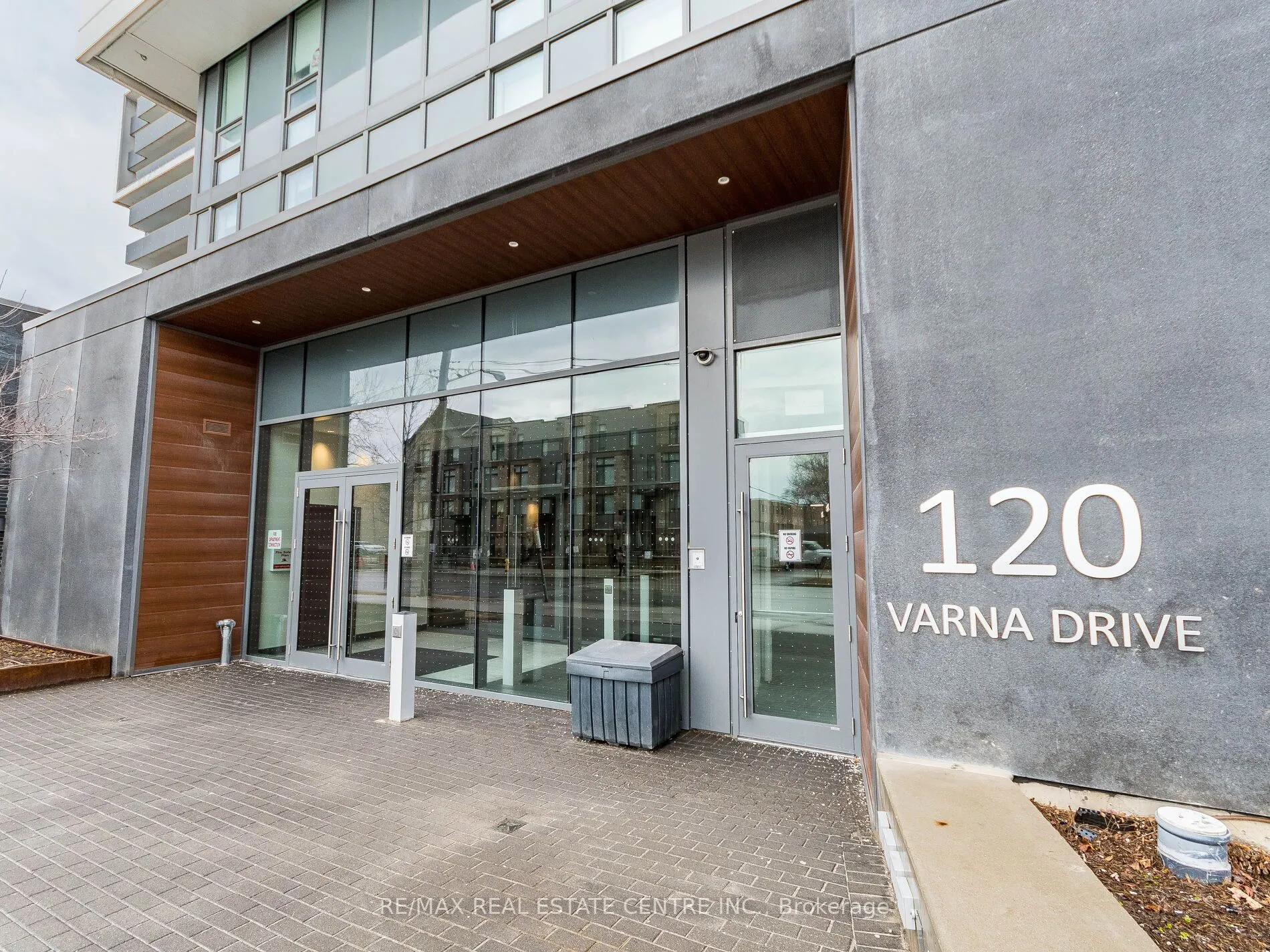 120 Varna Drive, #605
