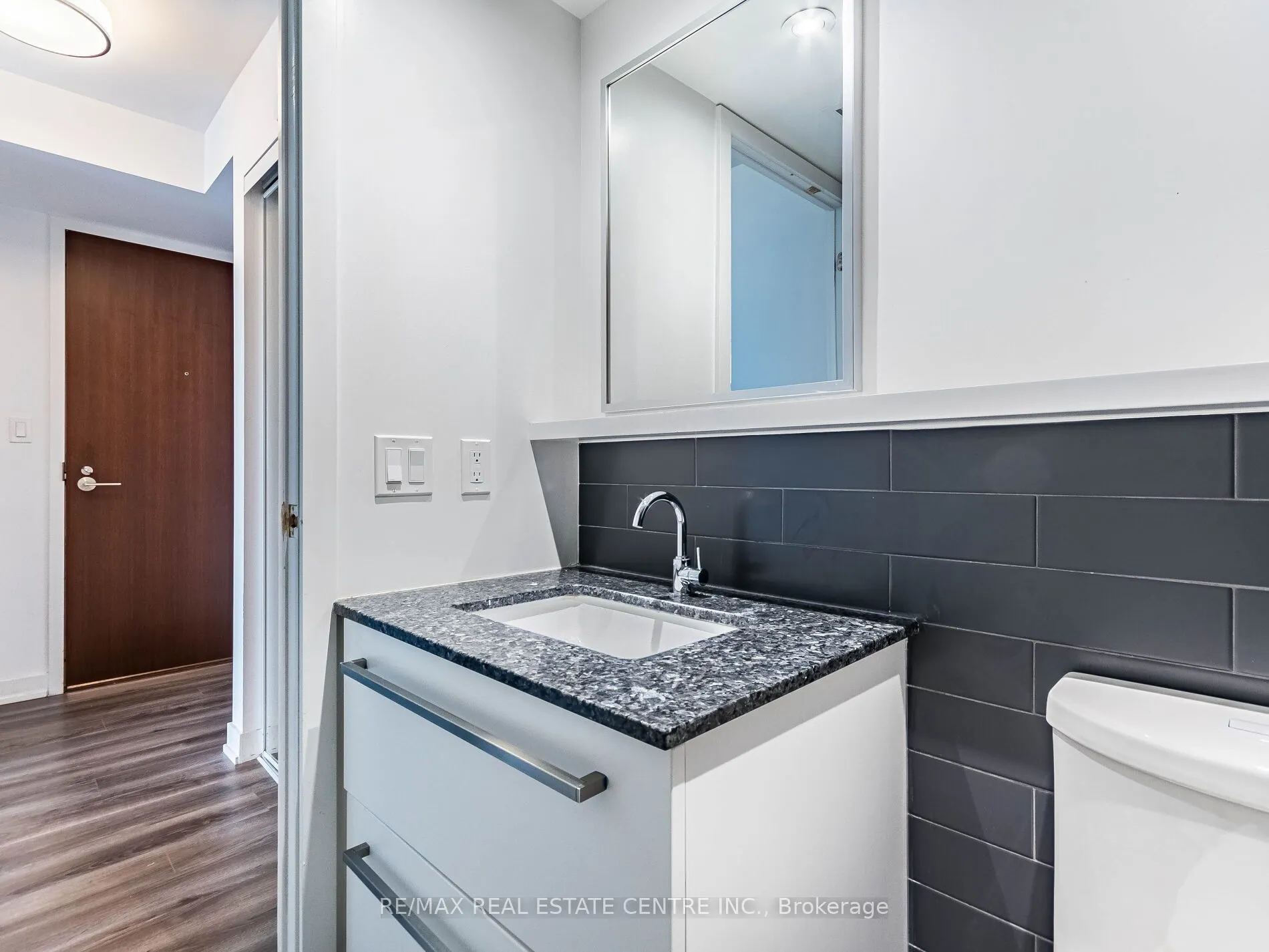 120 Varna Drive, #605