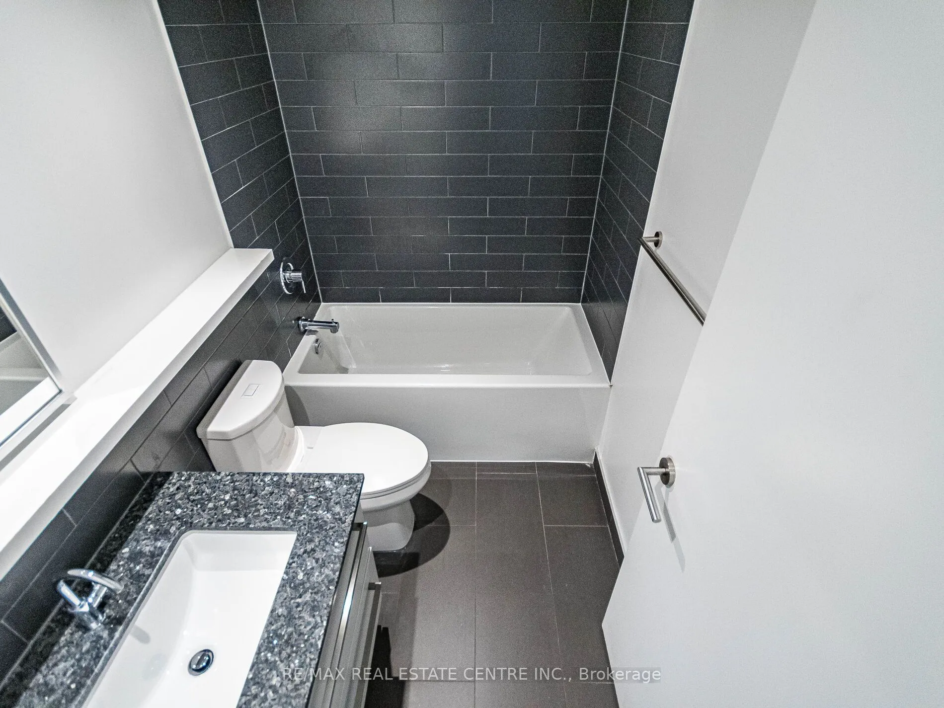 120 Varna Drive, #605