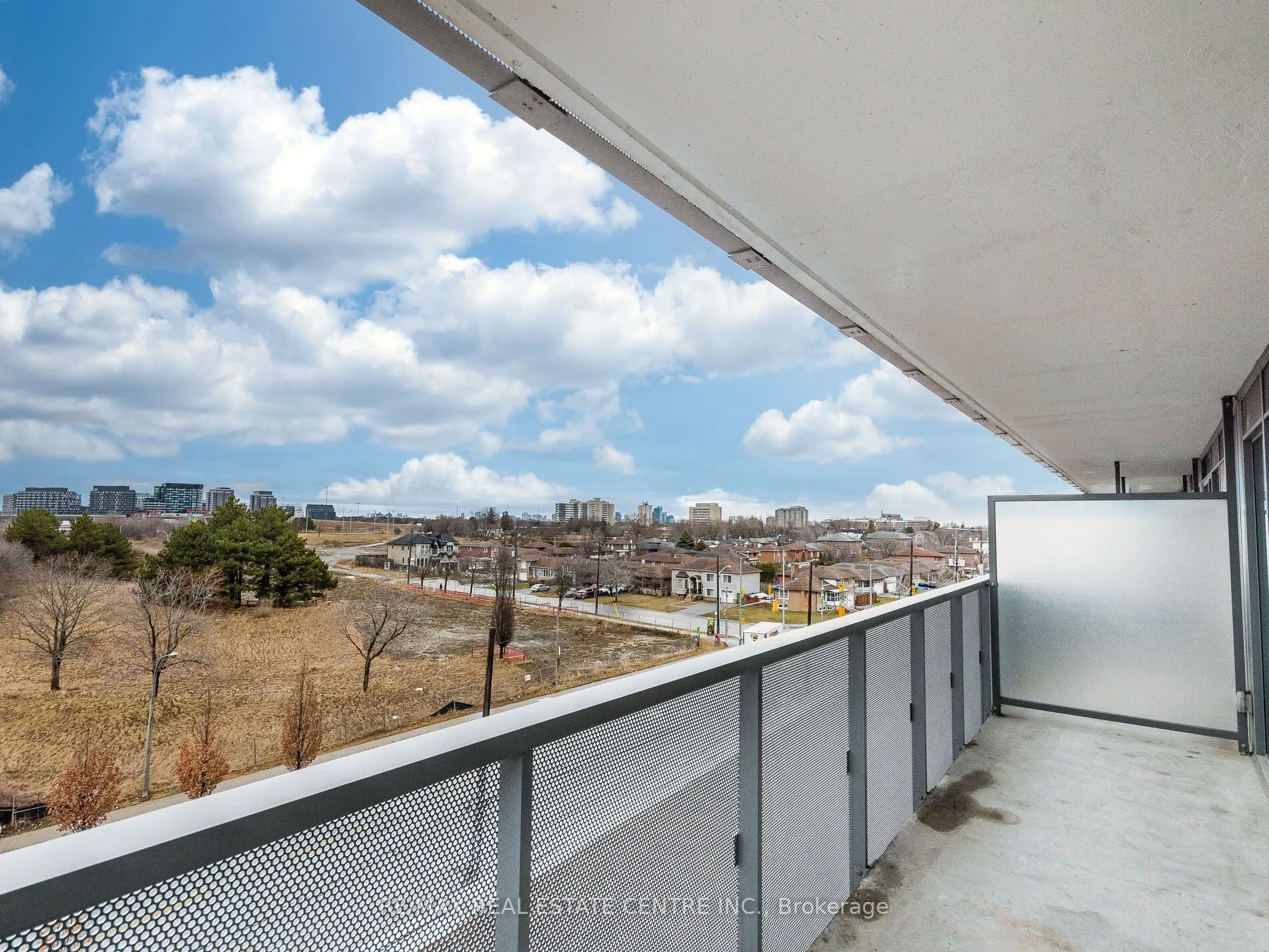 120 Varna Drive, #605