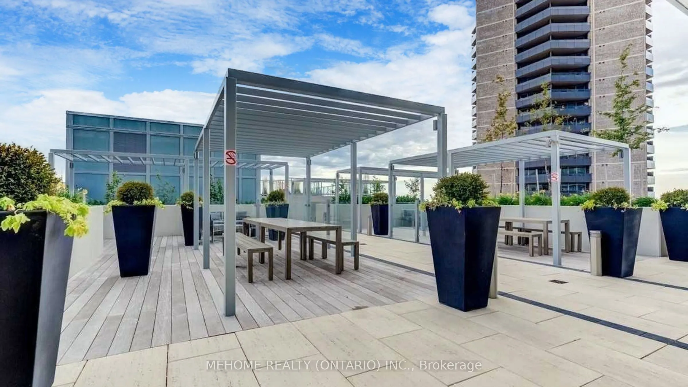 501 St. Clair Avenue W, #204