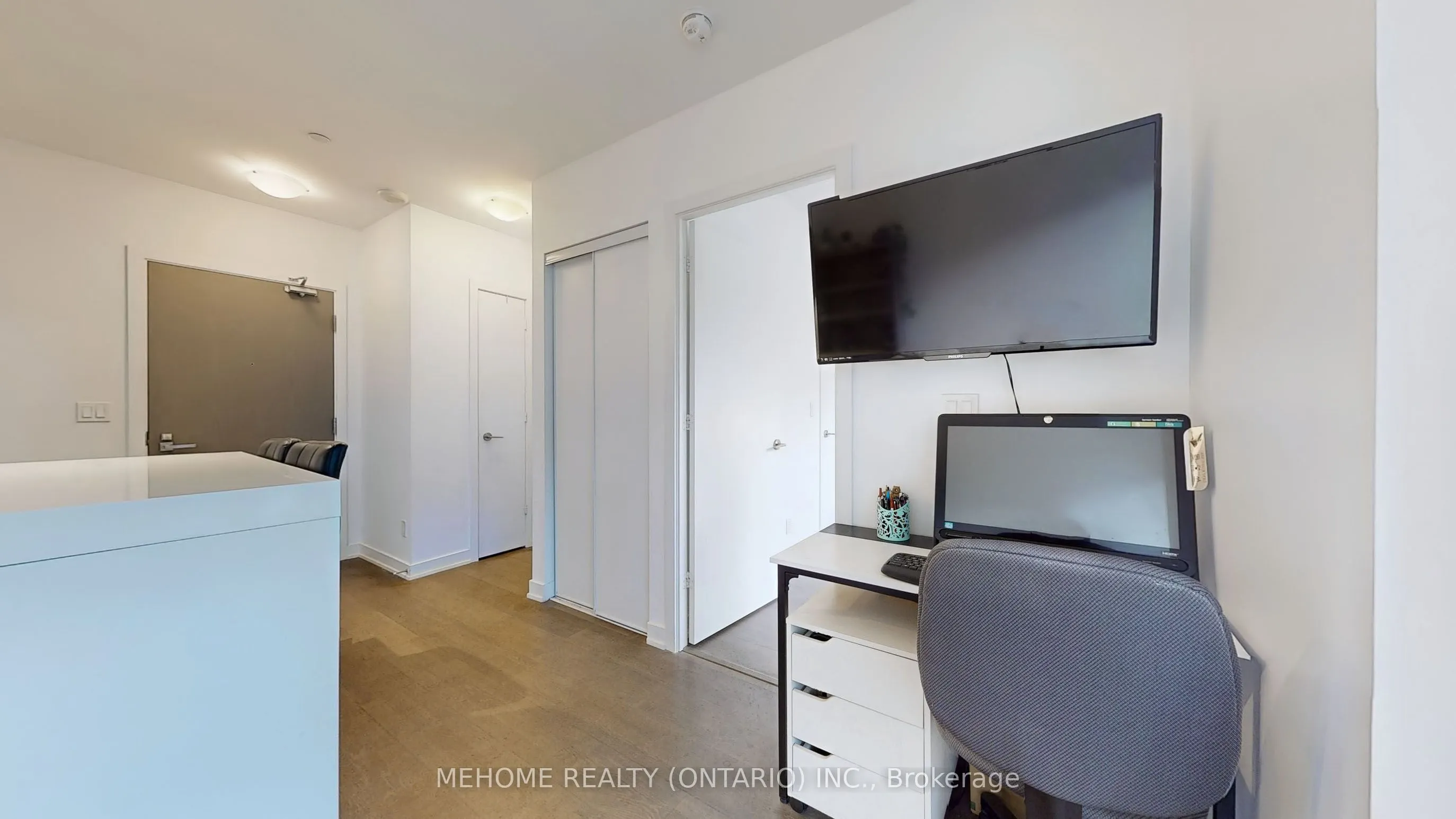 501 St. Clair Avenue W, #204