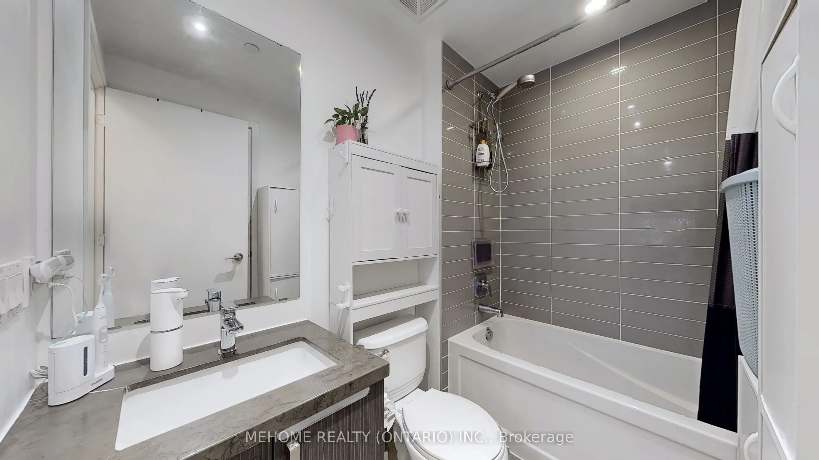 501 St. Clair Avenue W, #204