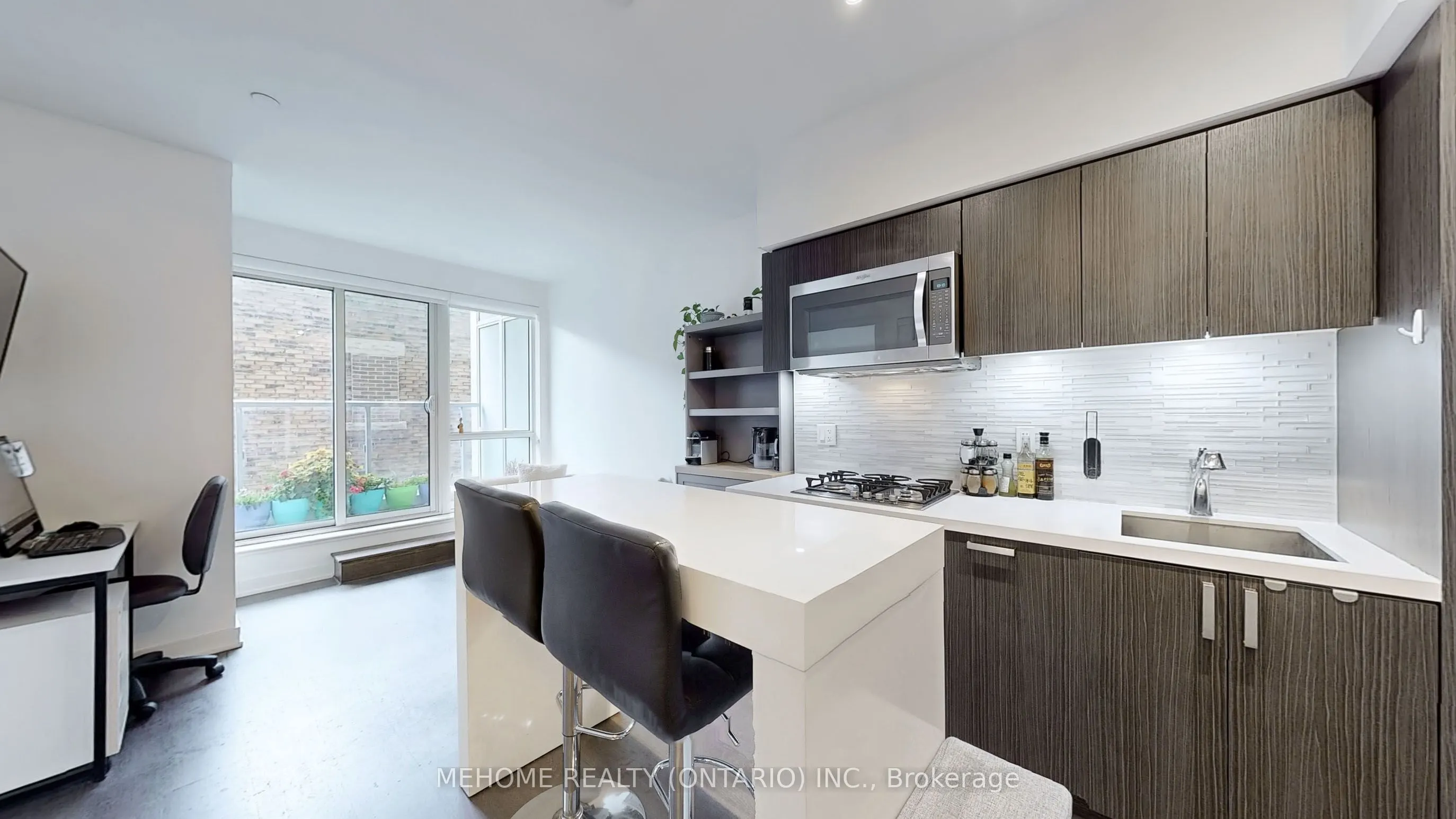 501 St. Clair Avenue W, #204