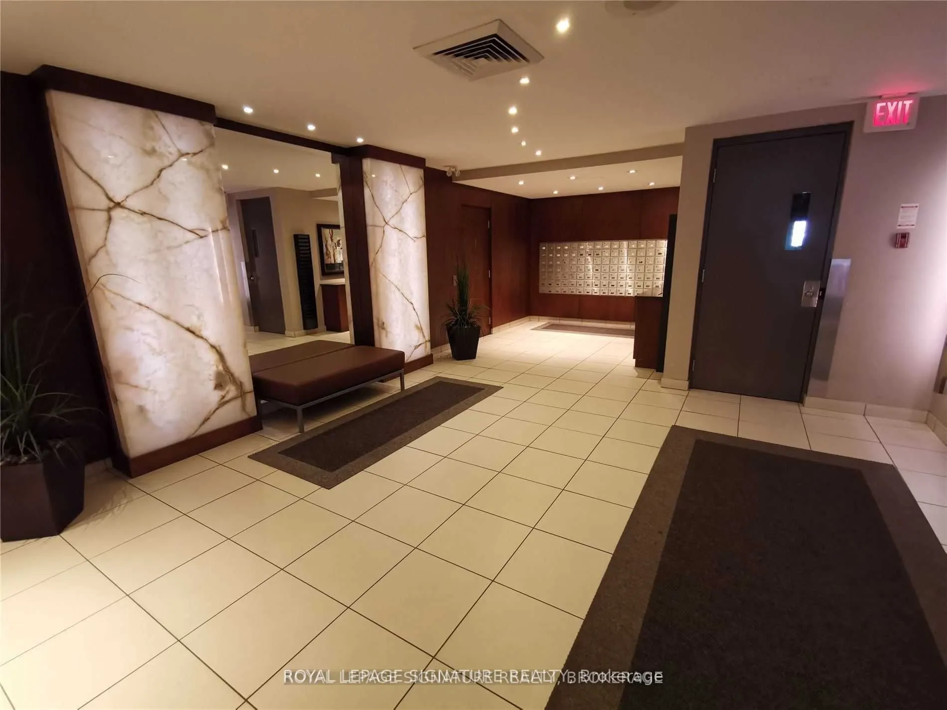 720 Spadina Avenue, #1404
