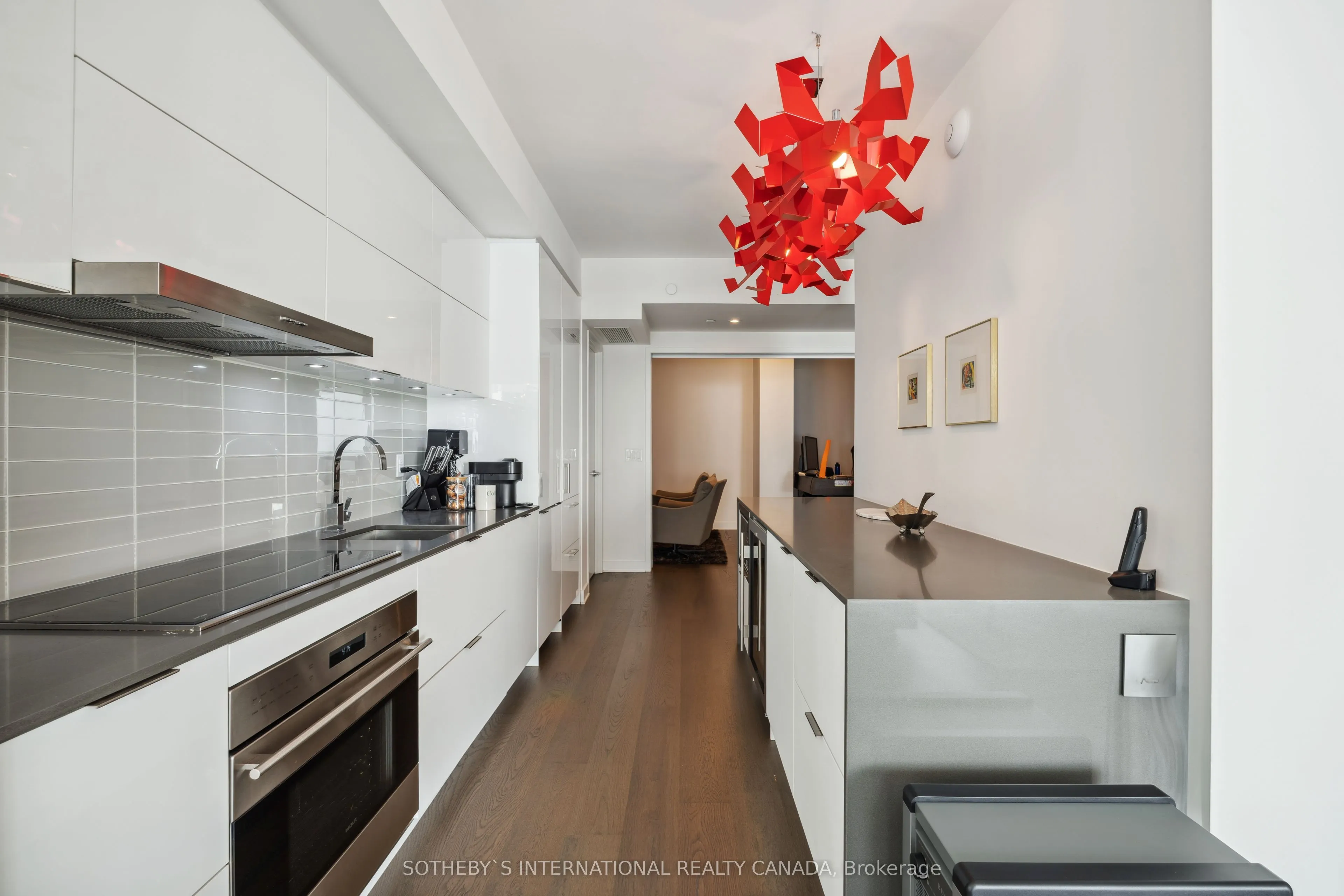 1 Bloor Street E #6805