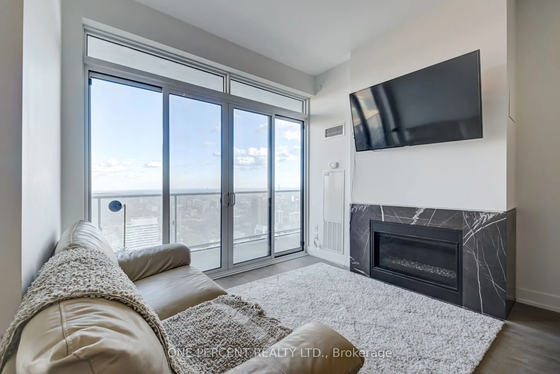 7 Grenville Street, #6108
