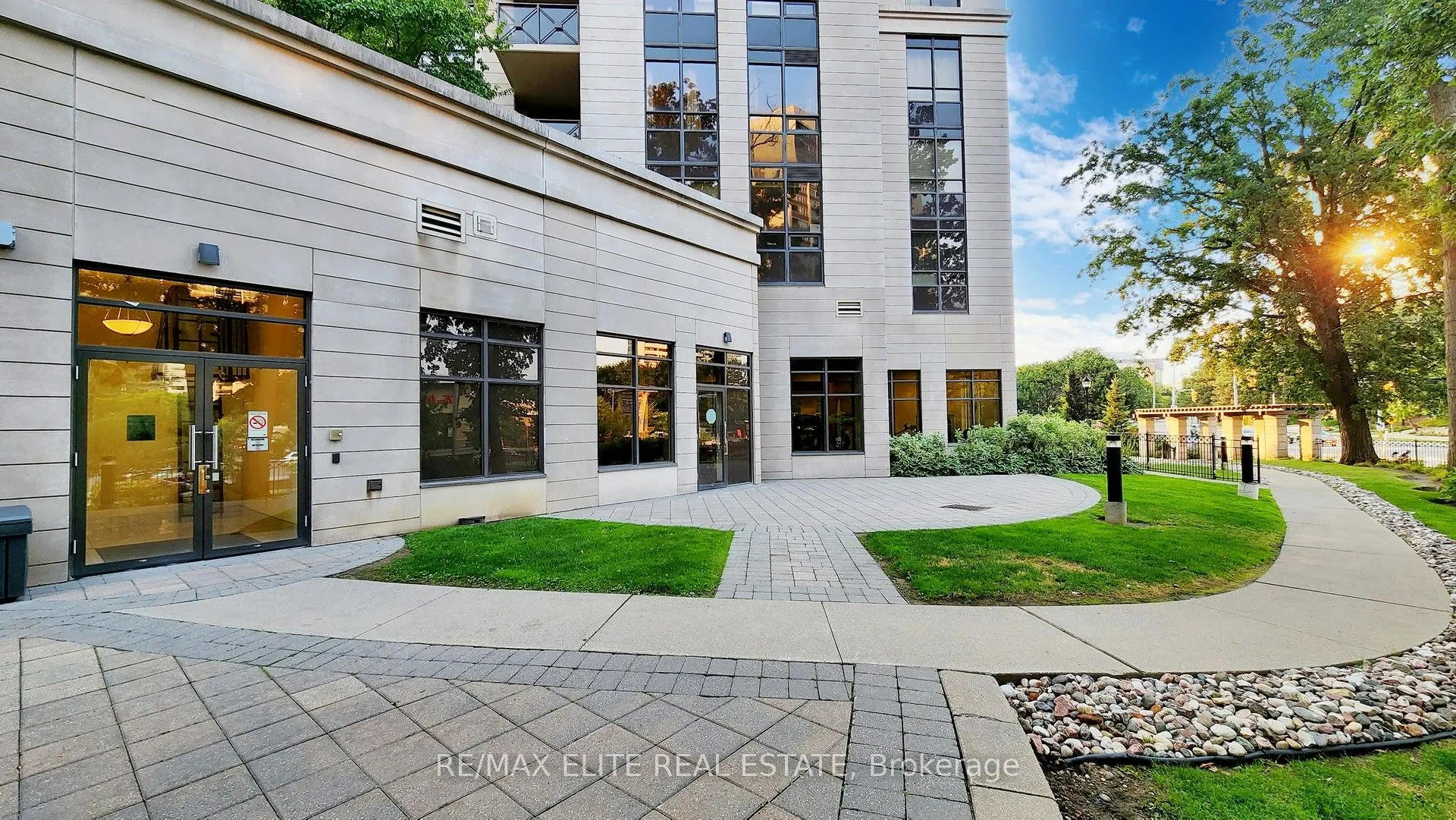 133 Wynford Drive #1608