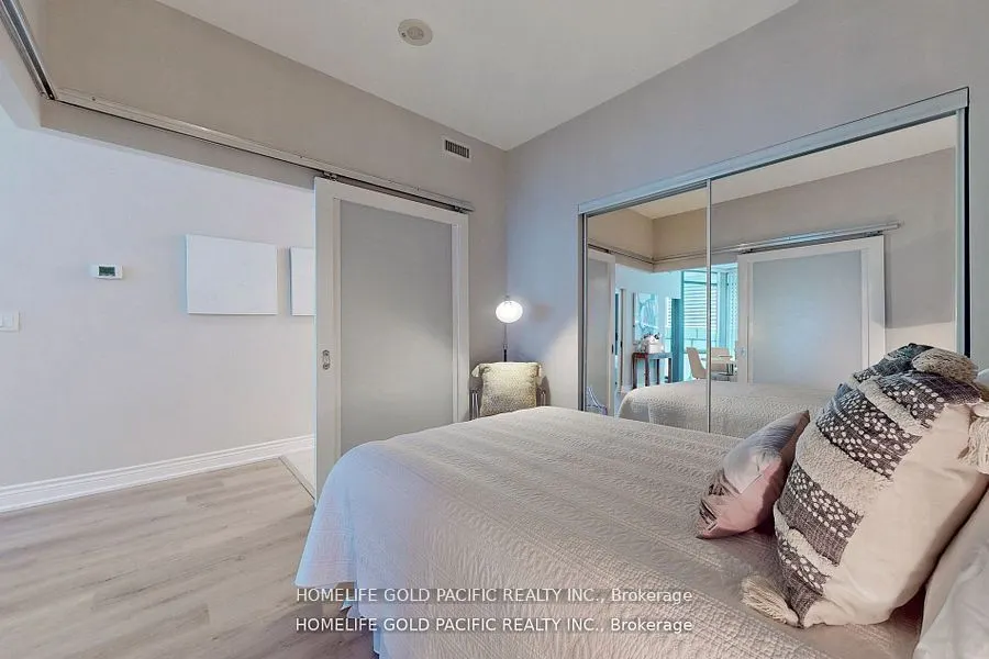 832 Bay Street, #1202