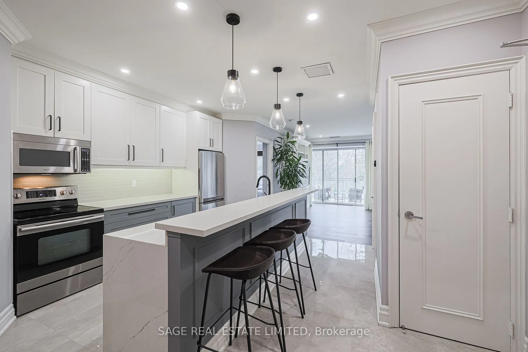 111 Merton Street S, #201