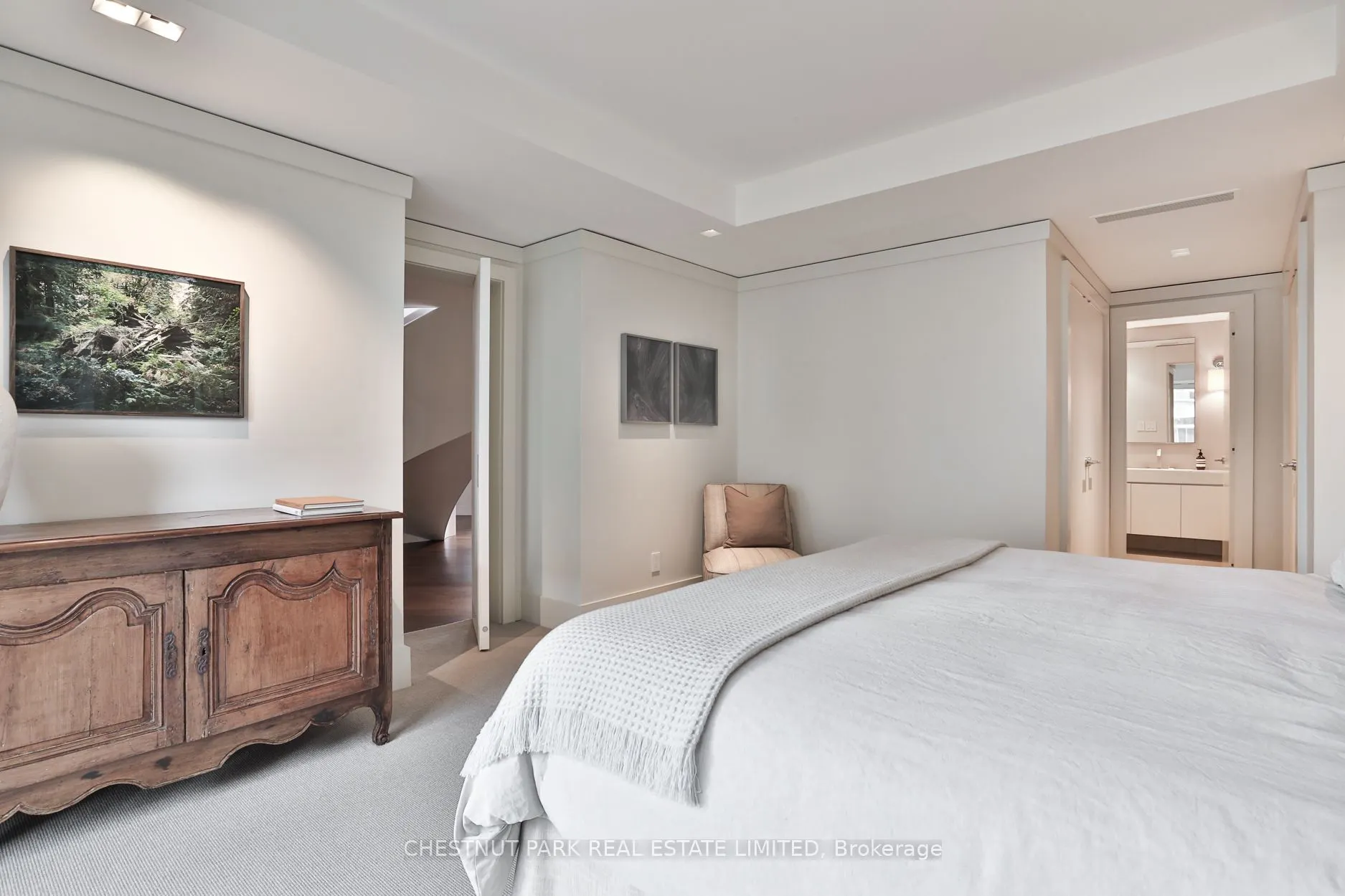33 Jackes Avenue, #902