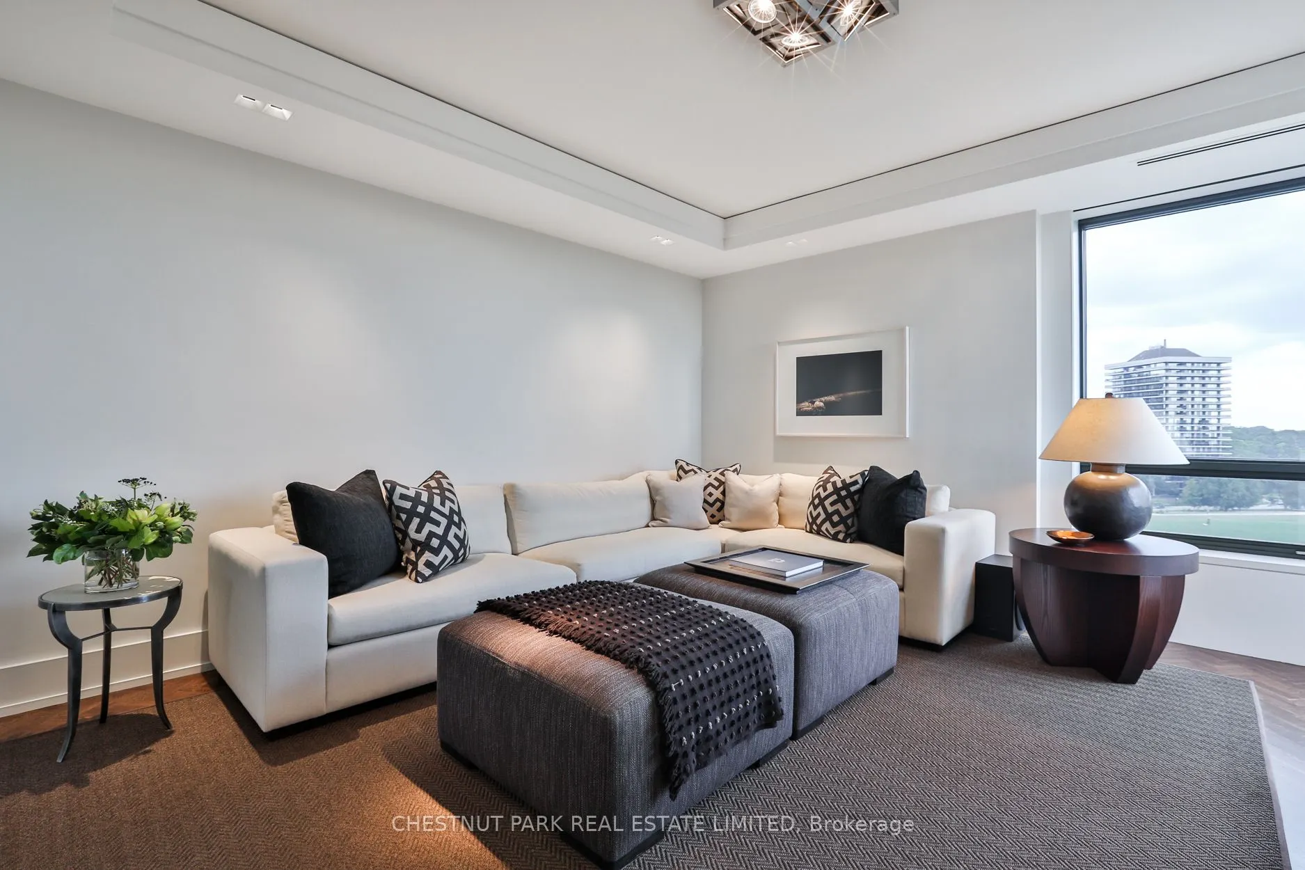 33 Jackes Avenue, #902