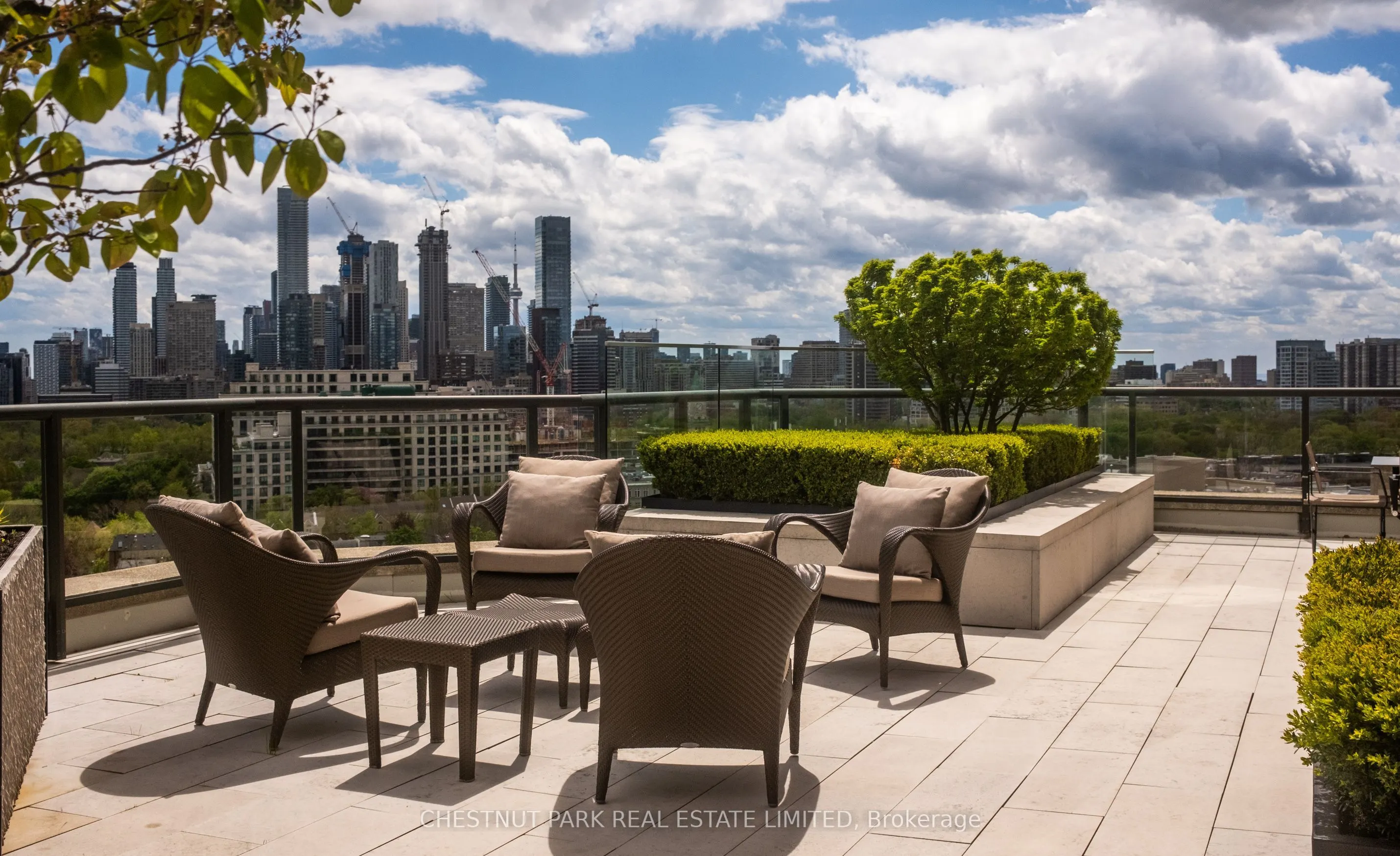 33 Jackes Avenue, #902