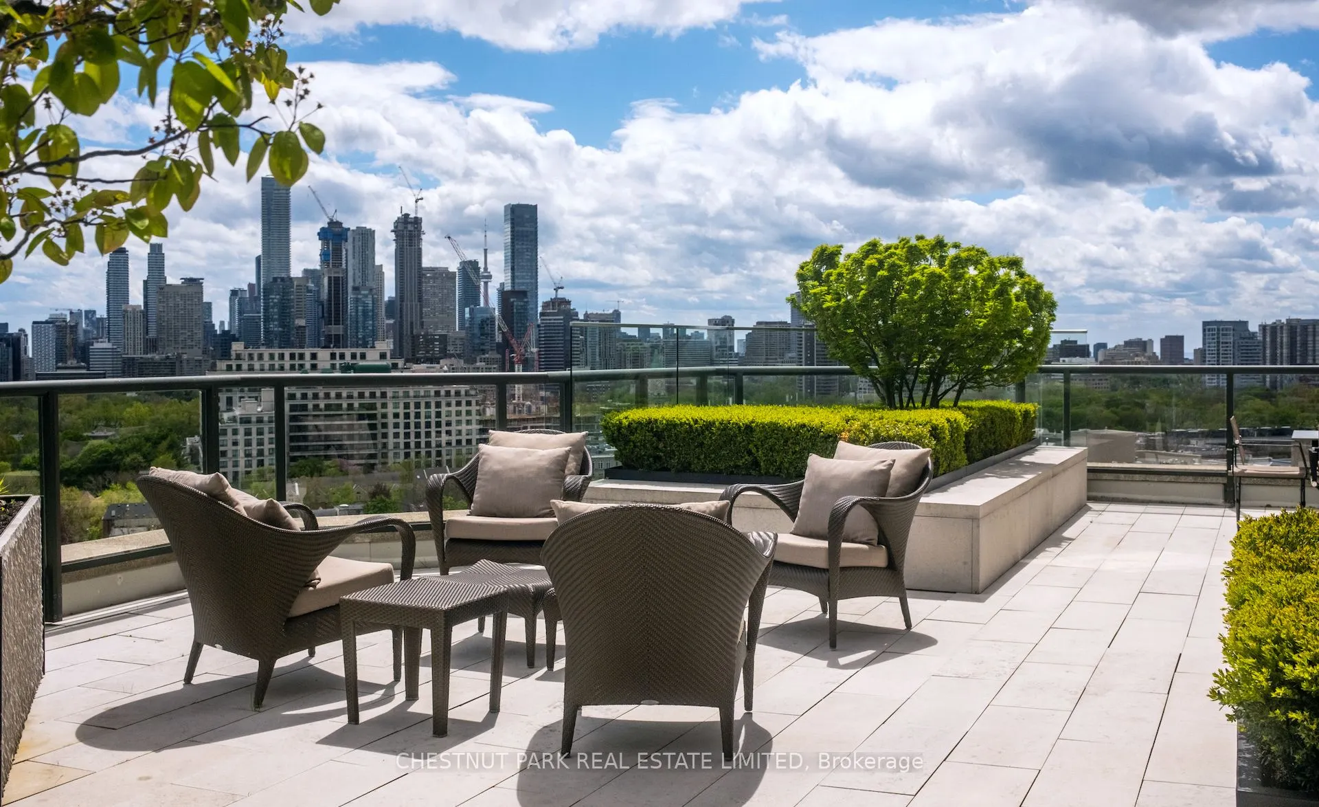 33 Jackes Avenue, #902