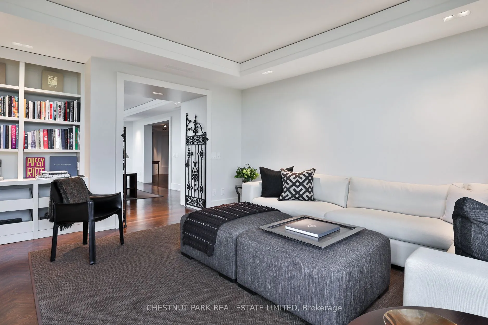 33 Jackes Avenue, #902