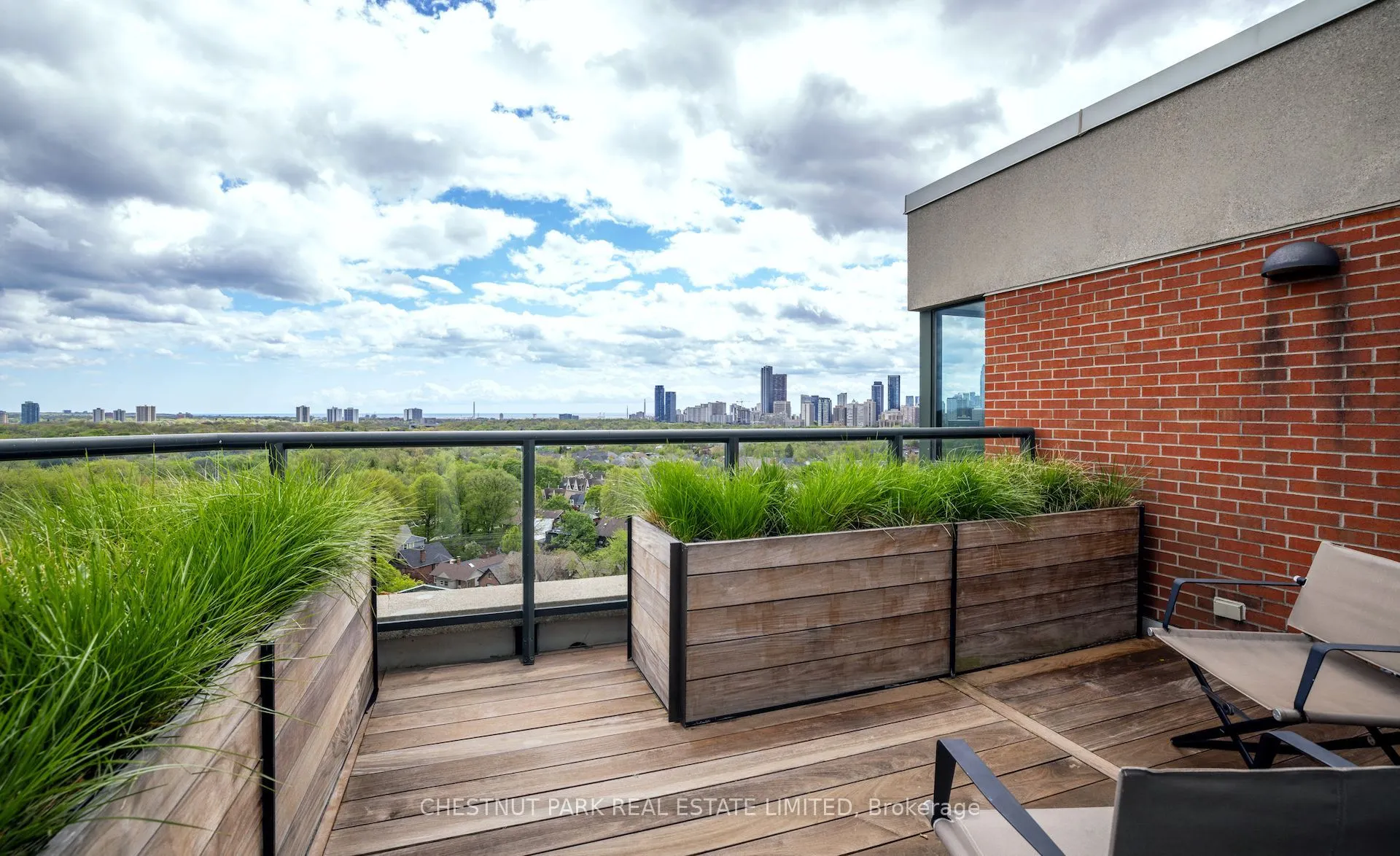 33 Jackes Avenue, #902