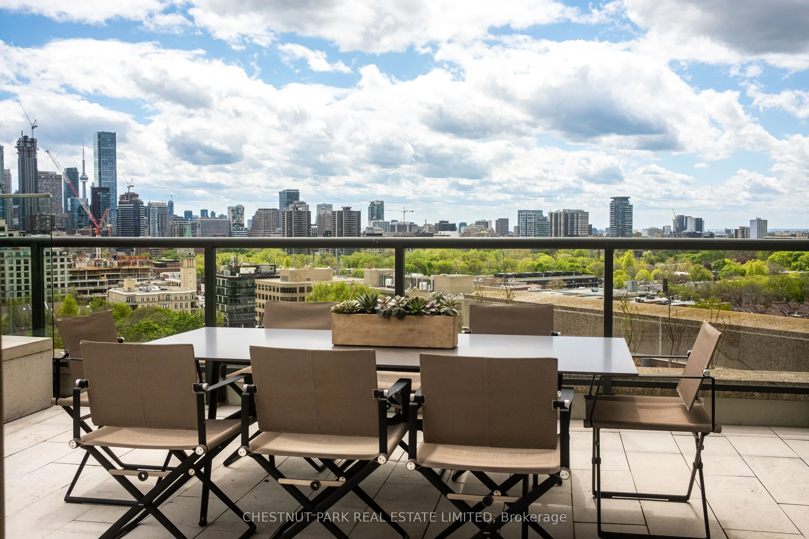 33 Jackes Avenue, #902