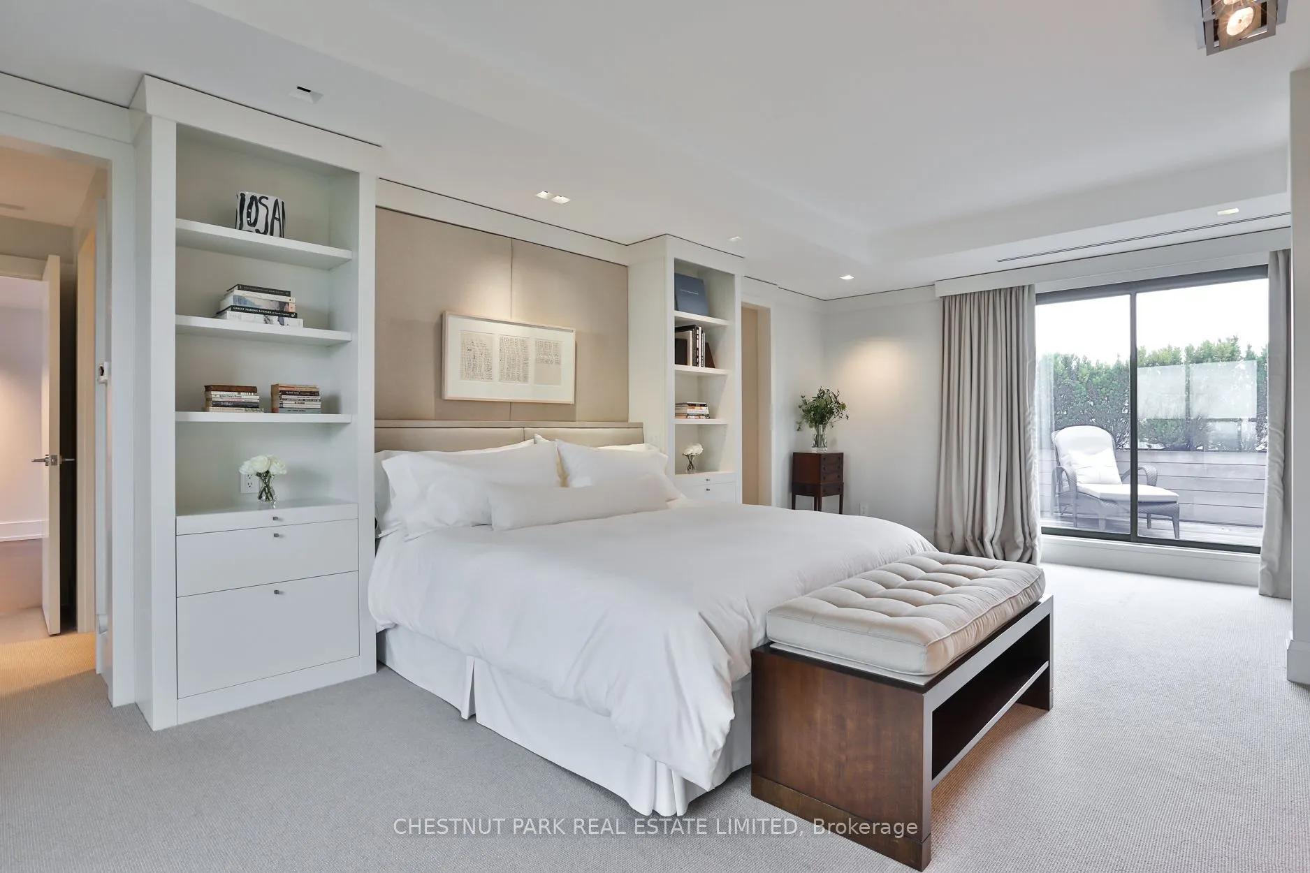 33 Jackes Avenue, #902