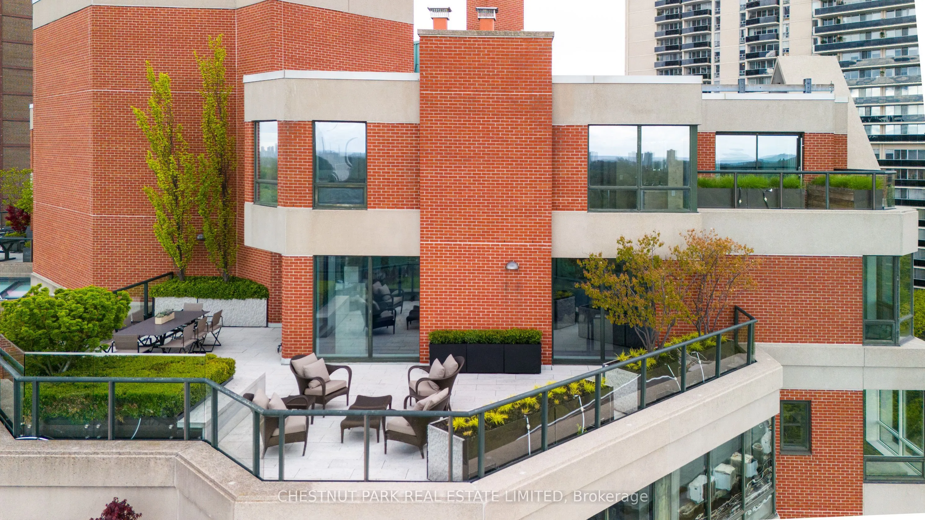 33 Jackes Avenue, #902