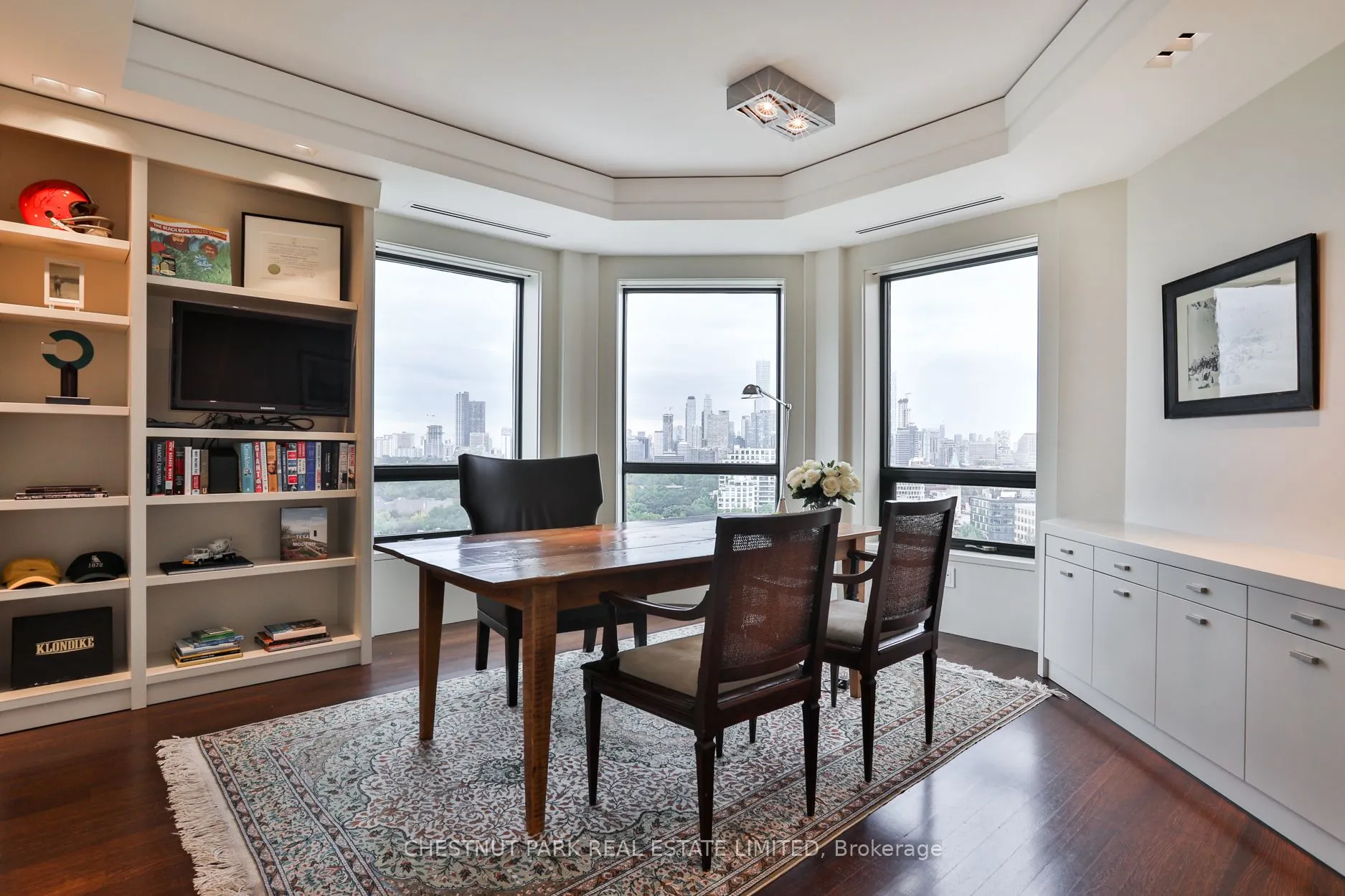 33 Jackes Avenue, #902