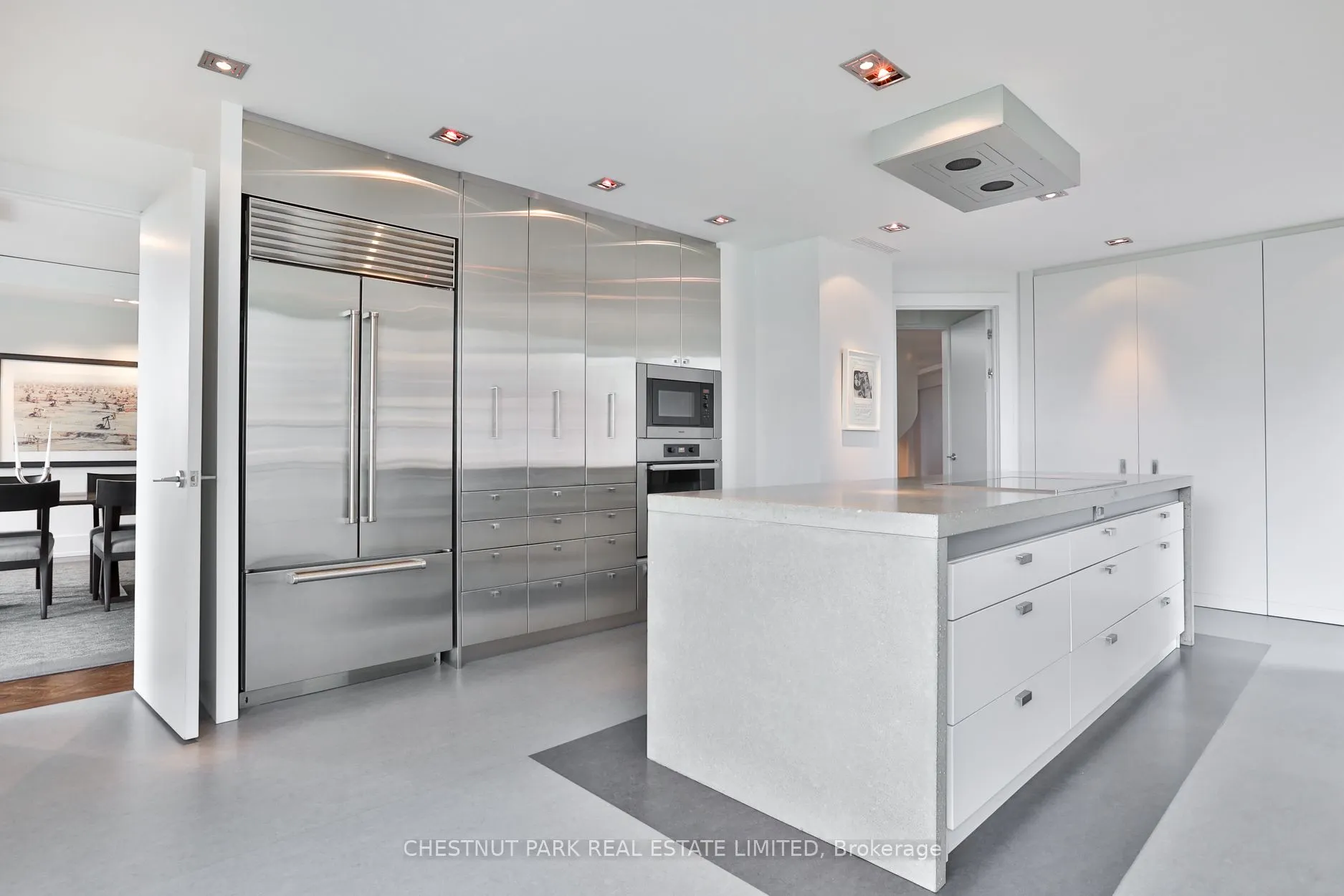 33 Jackes Avenue, #902