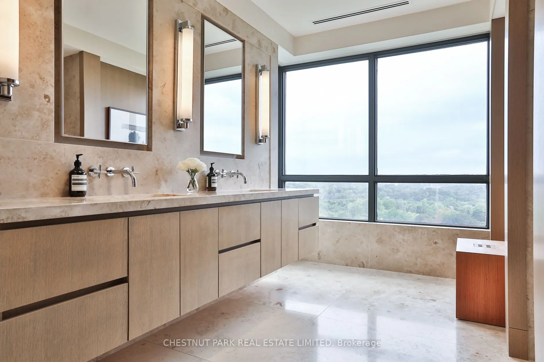 33 Jackes Avenue, #902