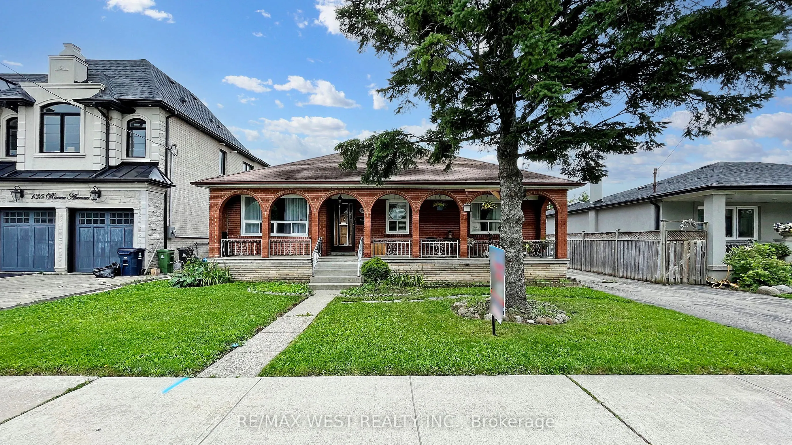 139 Ranee Avenue, #Main Floor