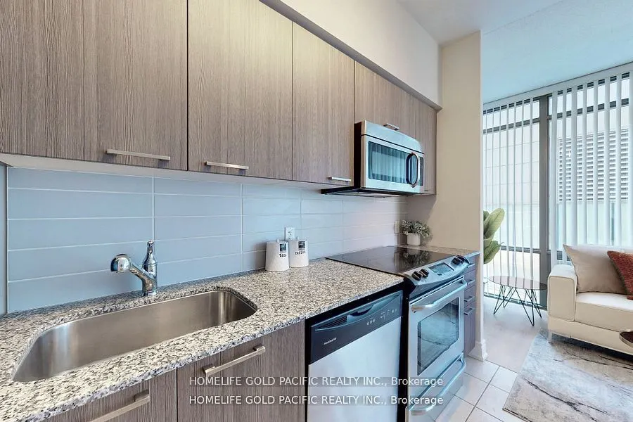 832 Bay Street, #1202