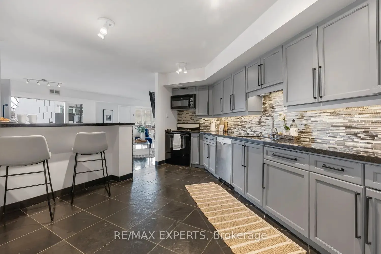 70 Elmsthorpe Avenue, #202