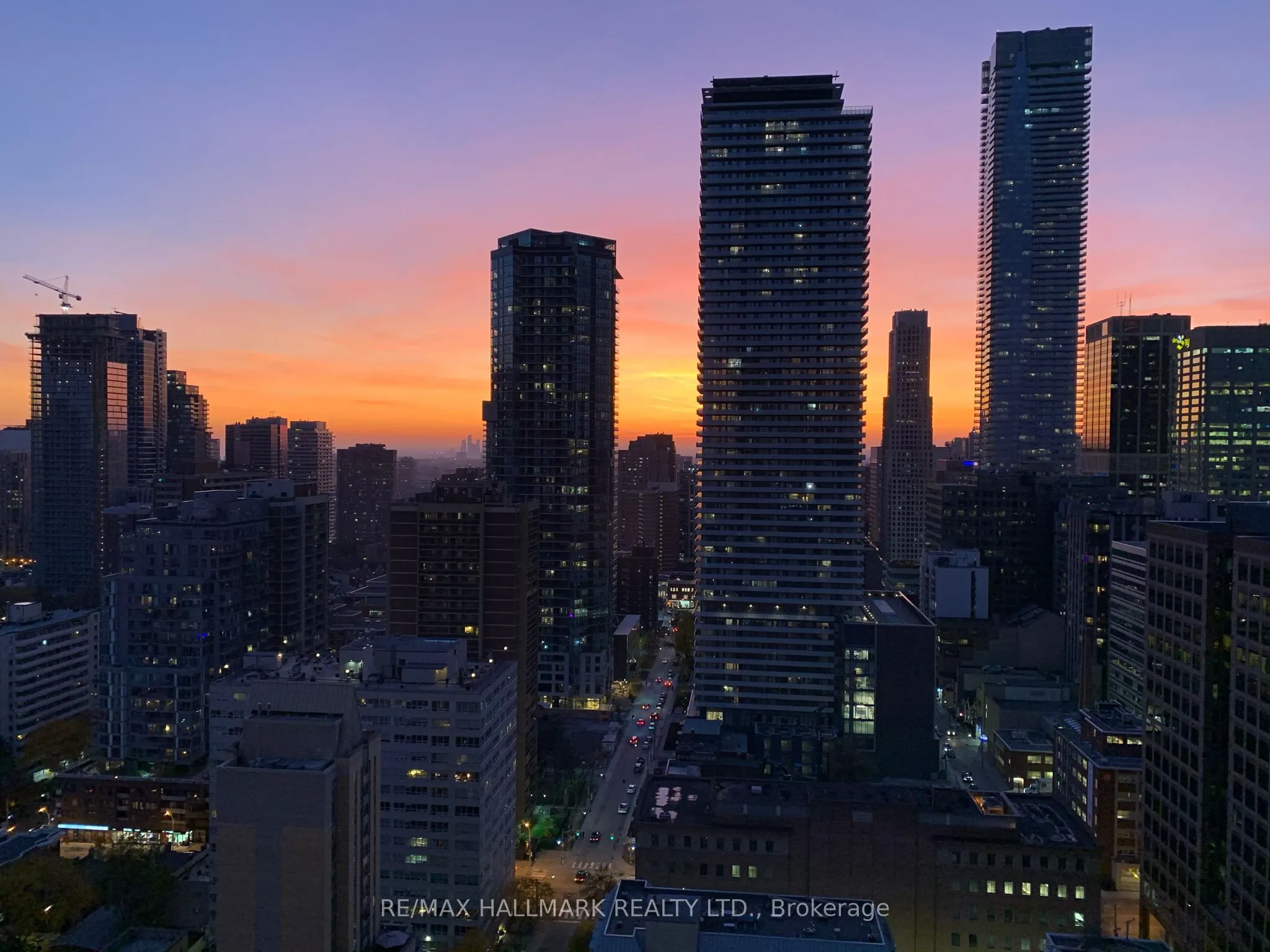 110 Charles Street E, #2905