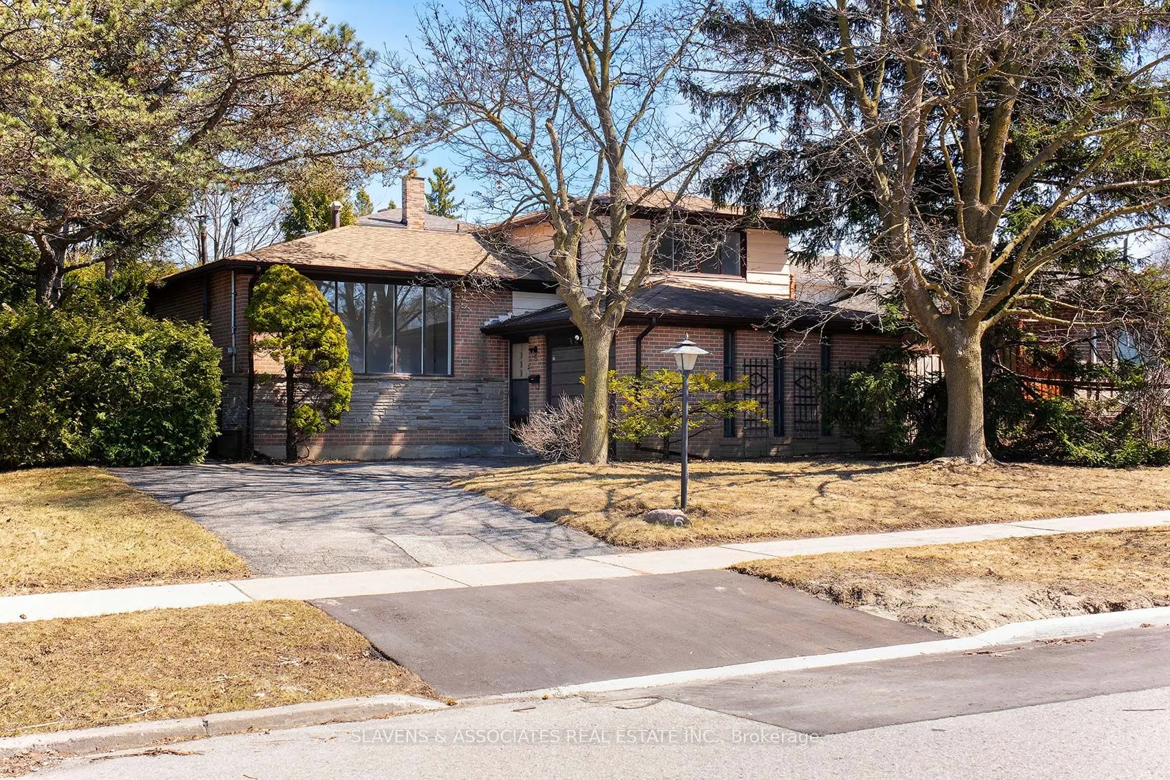 6 Grove Park Crescent