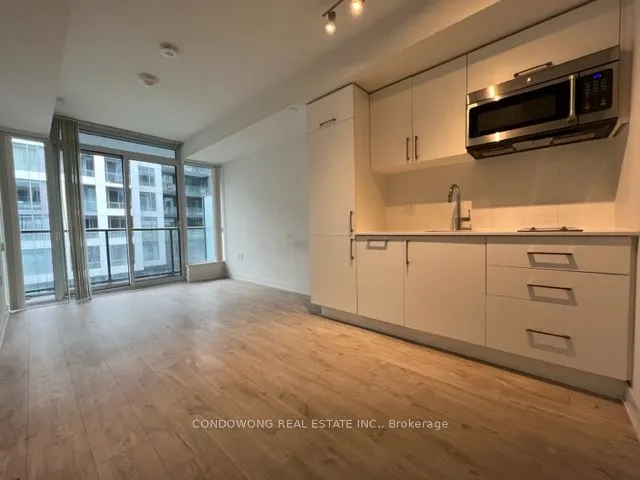 27 Bathurst Street, #1014W