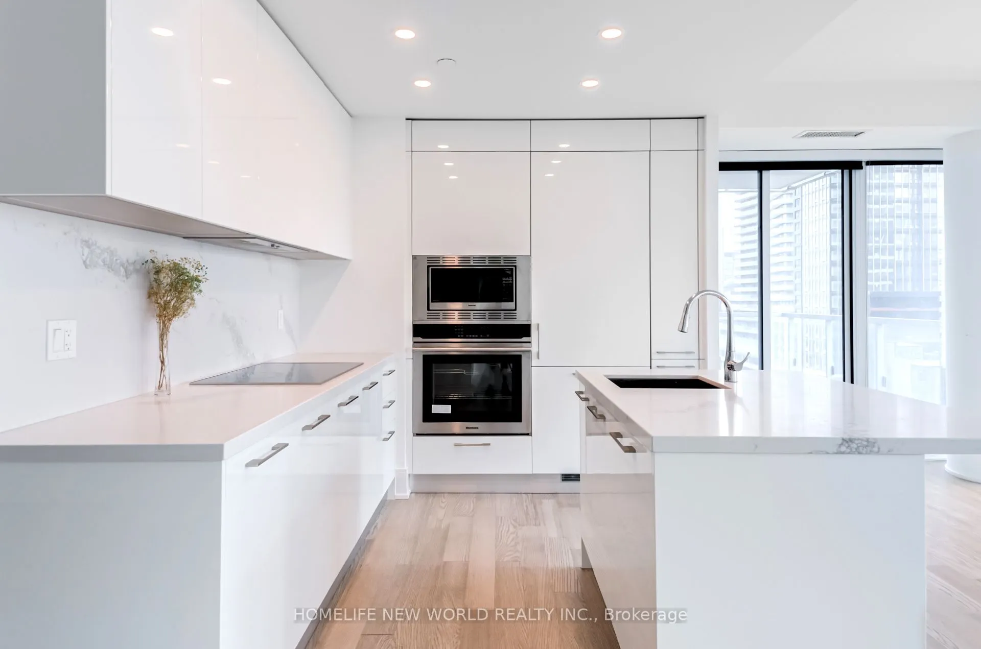 1 Gloucester Street #915