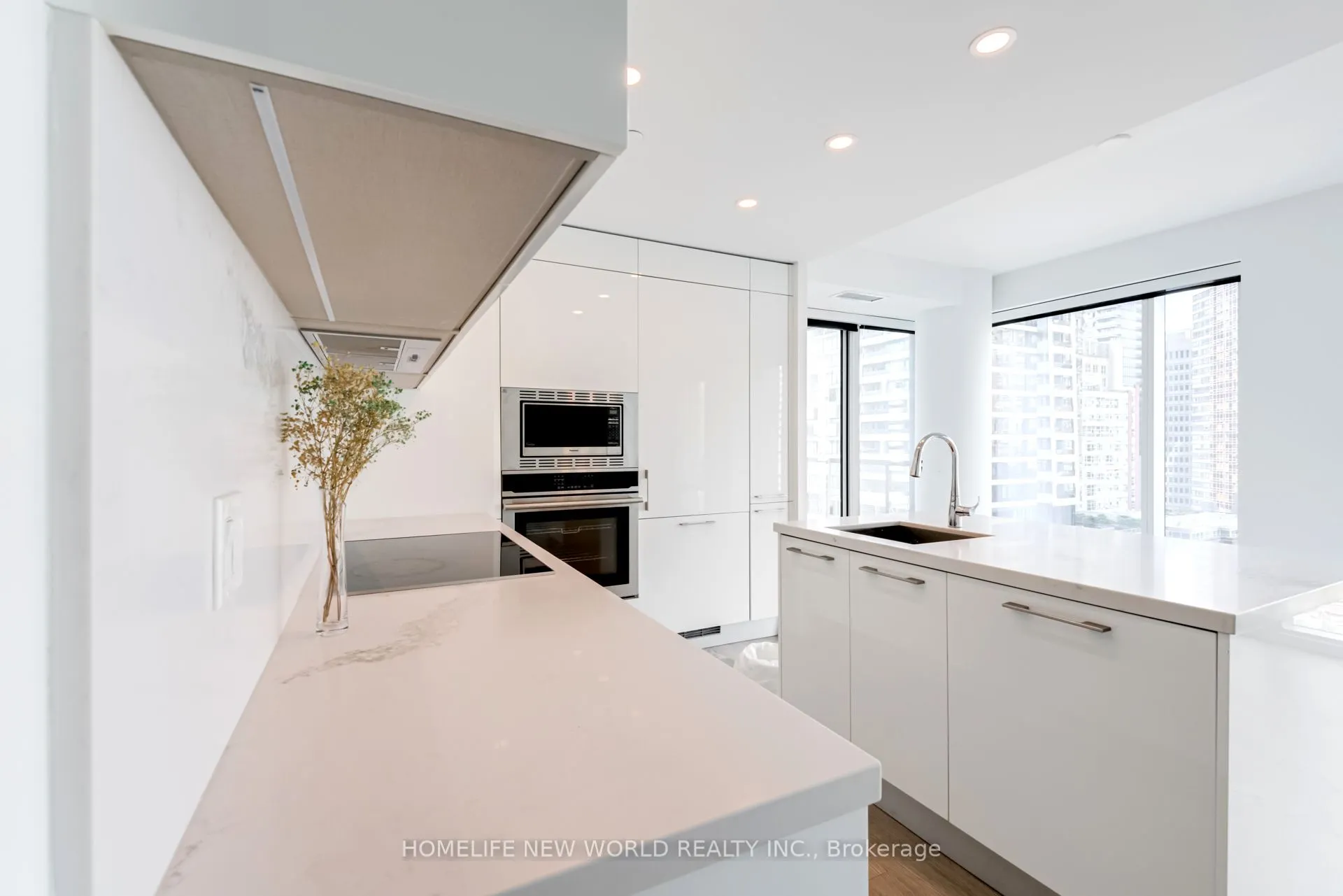 1 Gloucester Street #915