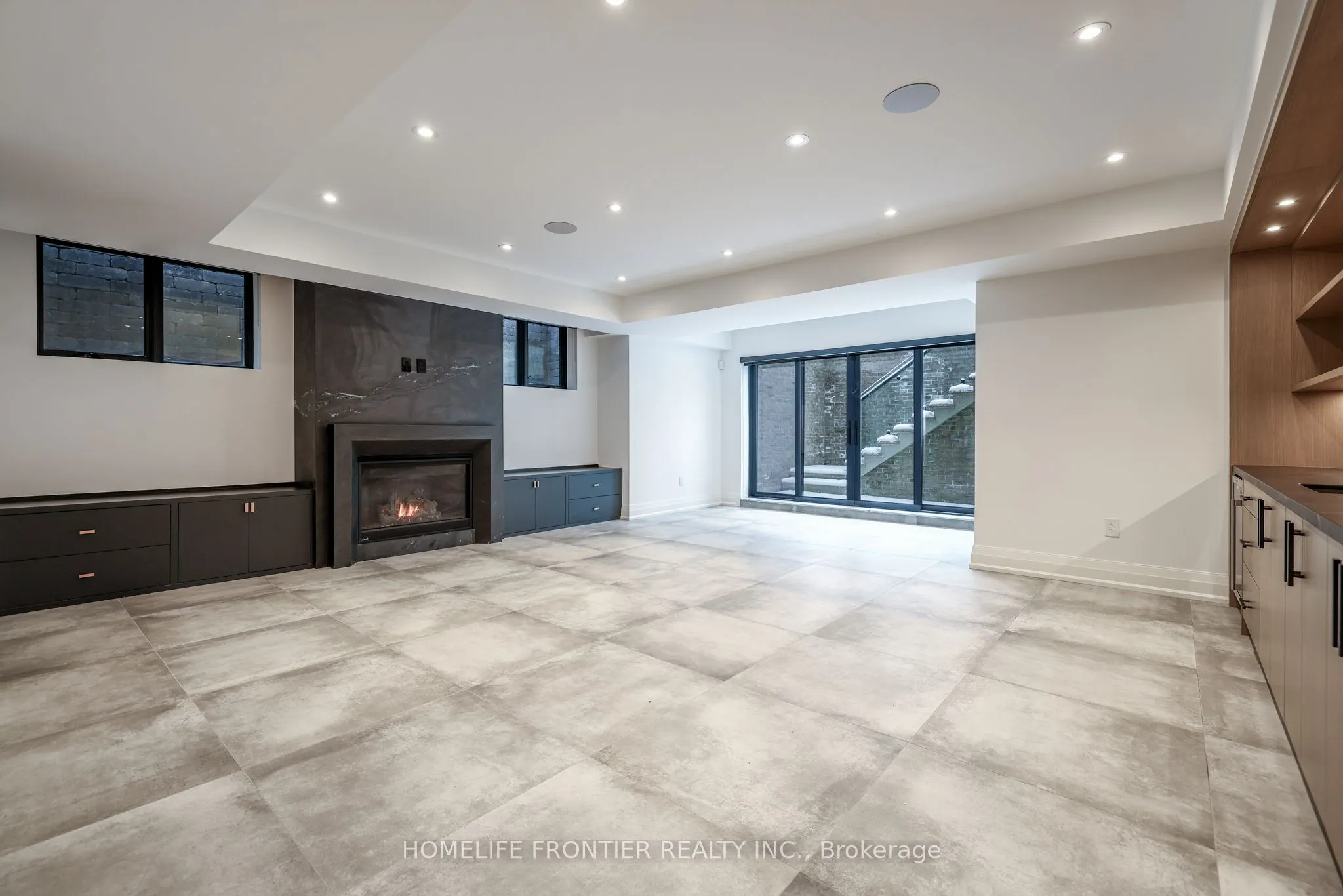 44 Alexandra Boulevard