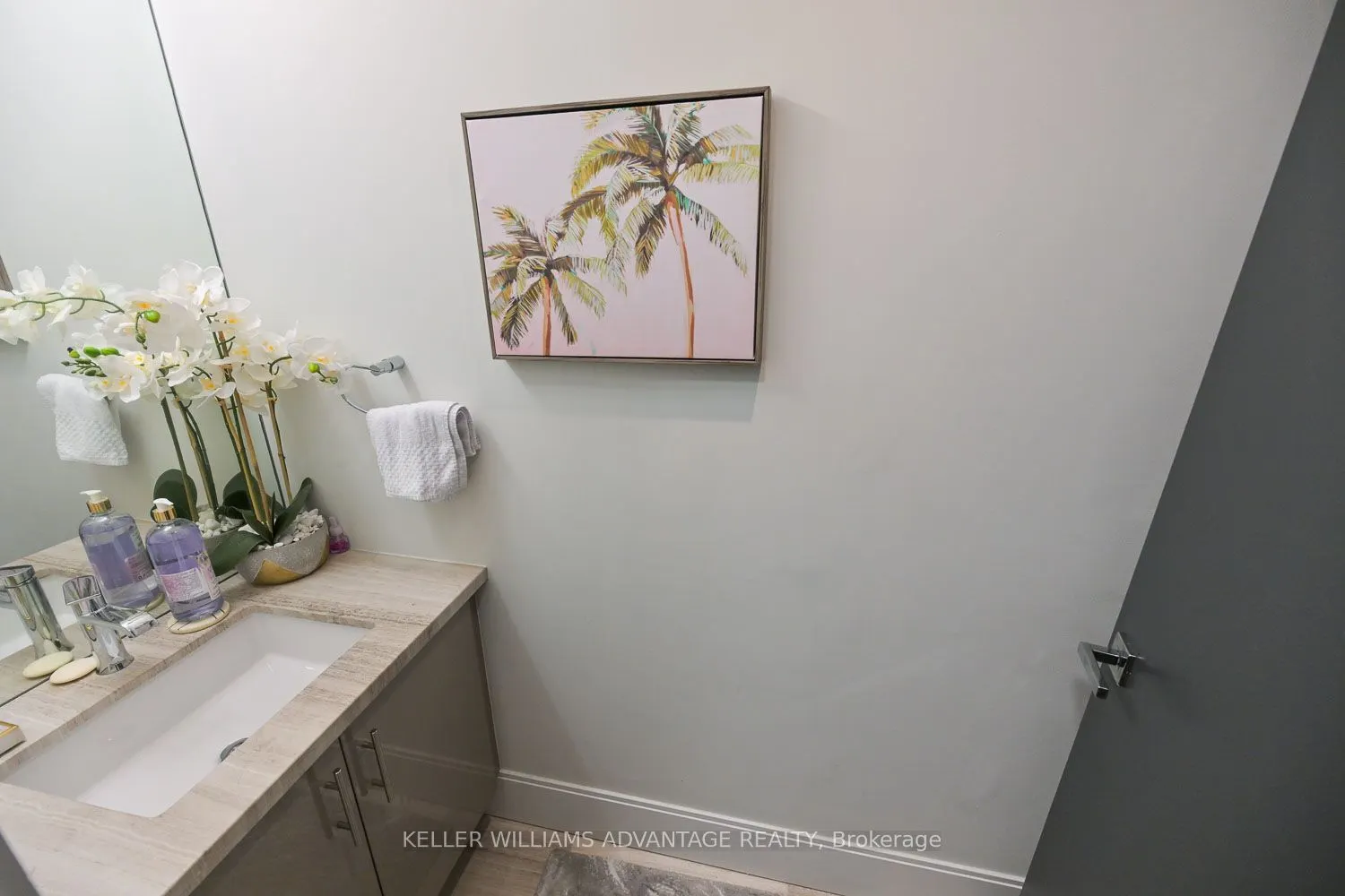 29 Queens Quay E, #616