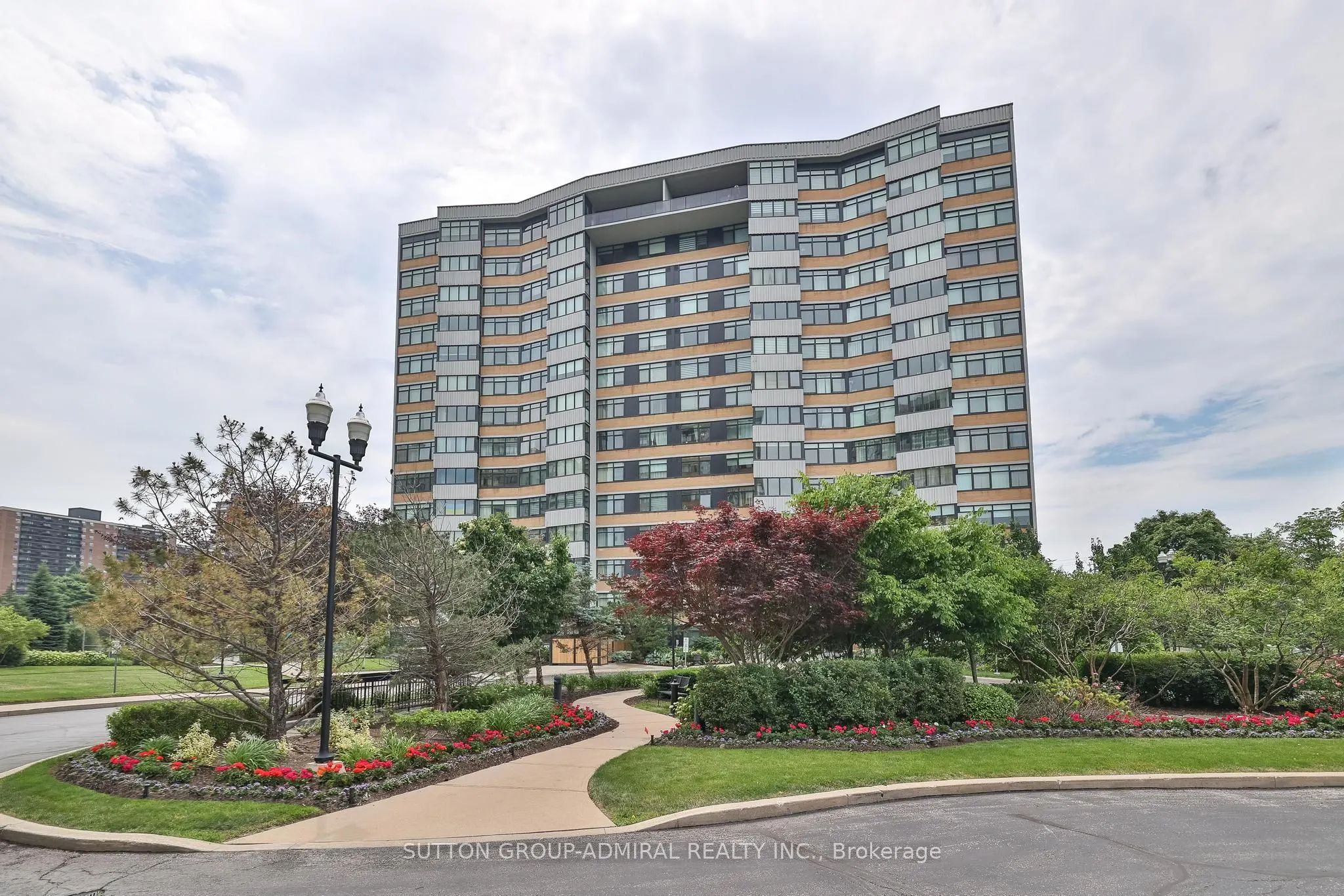 90 Fisherville Road, #104