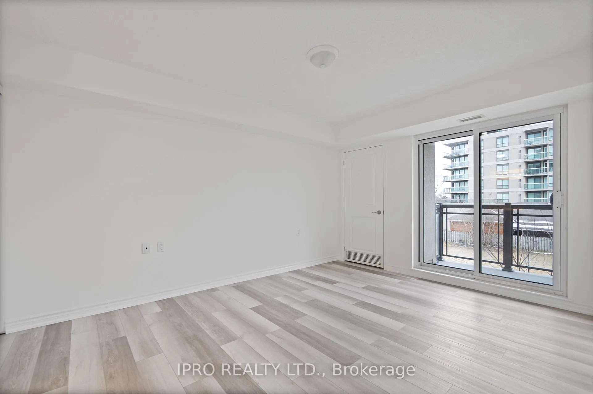 872 Sheppard Avenue W, #213
