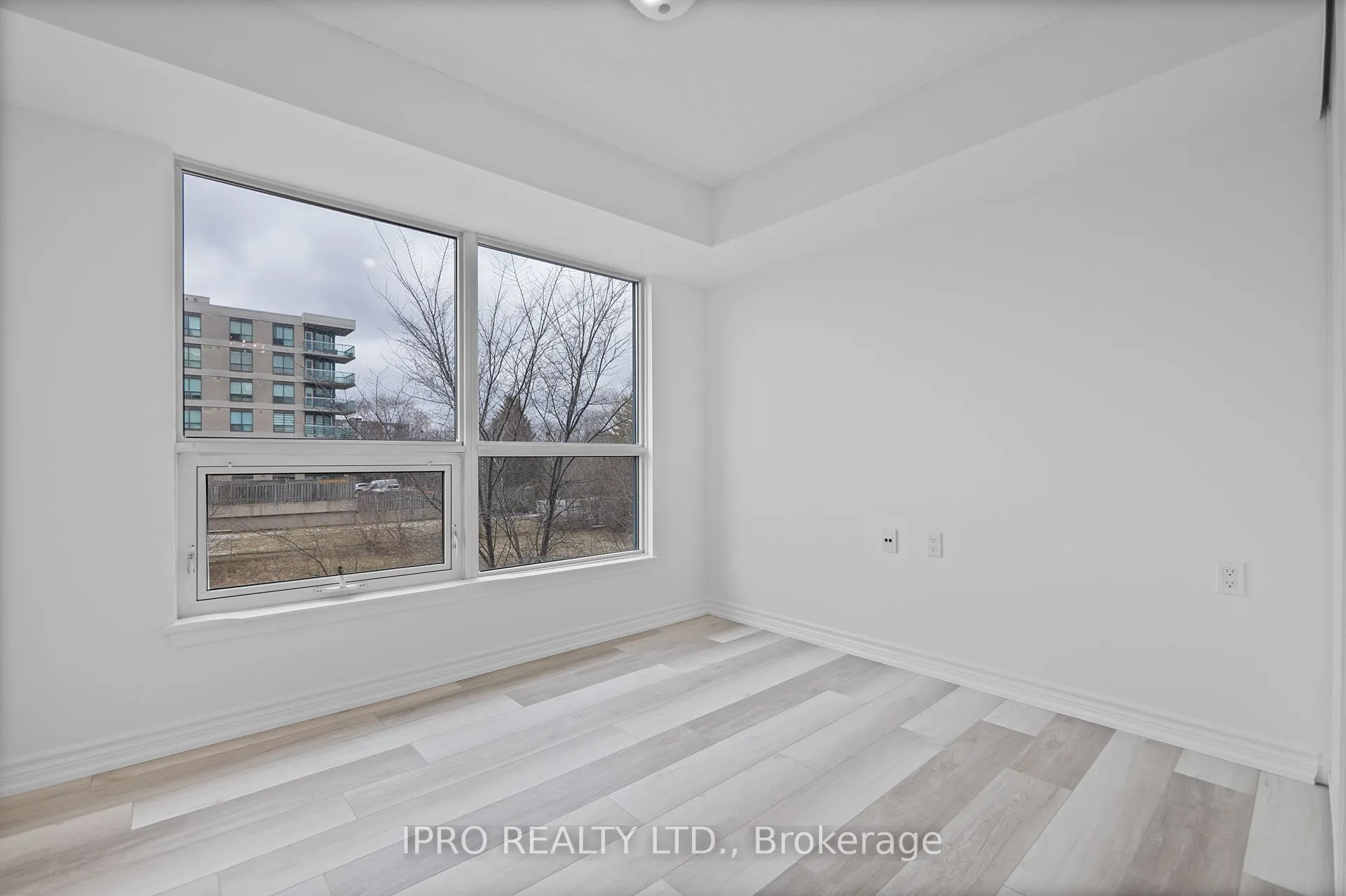 872 Sheppard Avenue W, #213