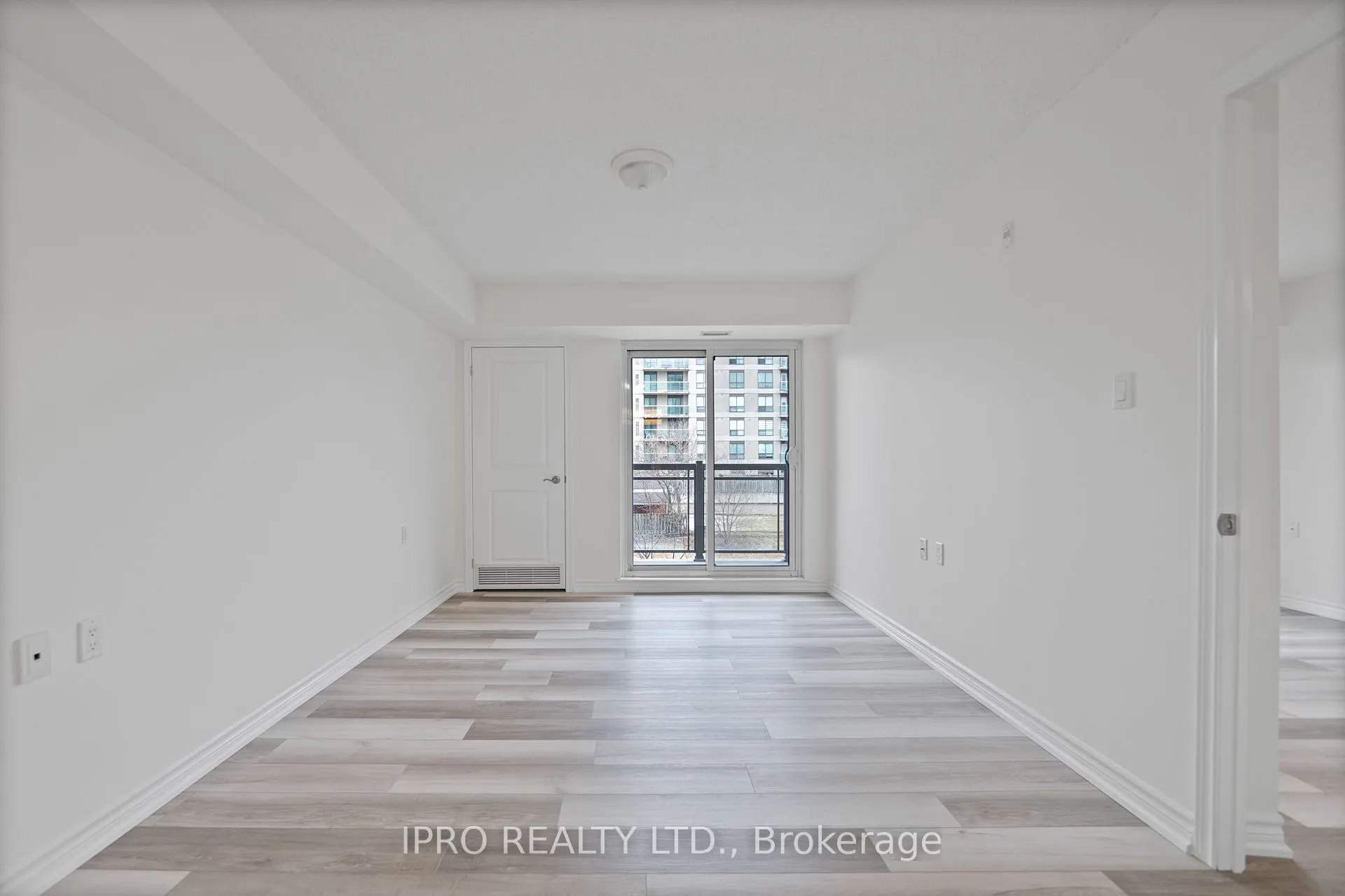 872 Sheppard Avenue W, #213